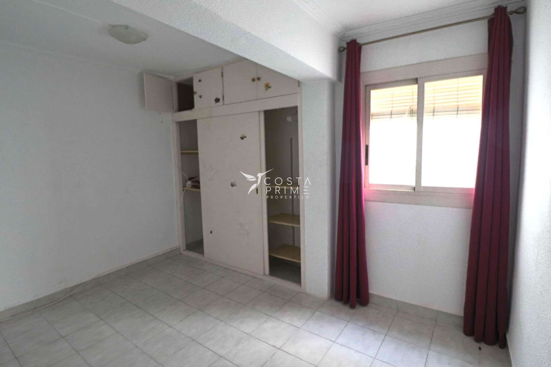 Resale - Apartment / Flat - Benidorm