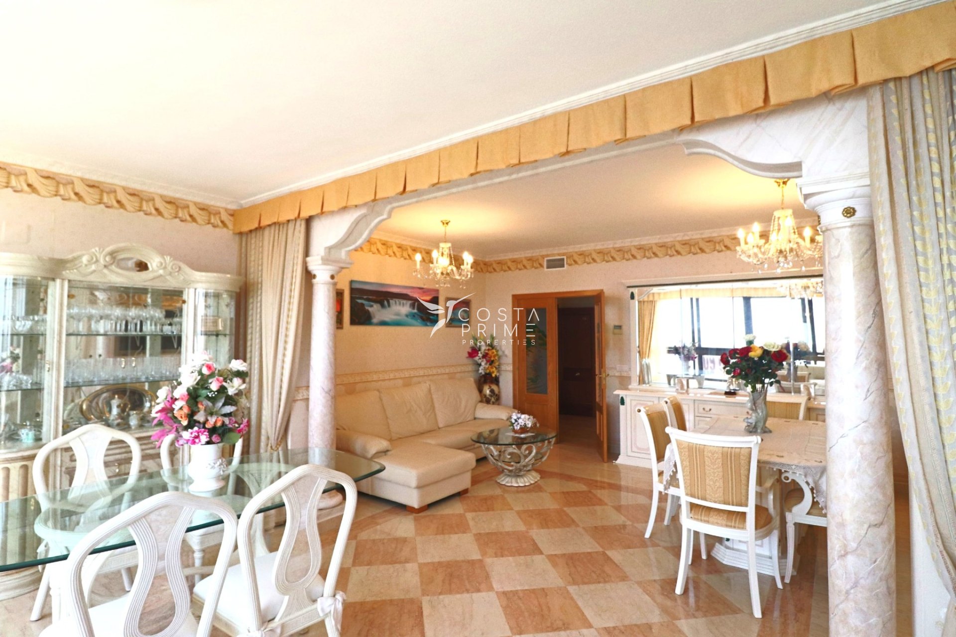 Resale - Apartment / Flat - Benidorm