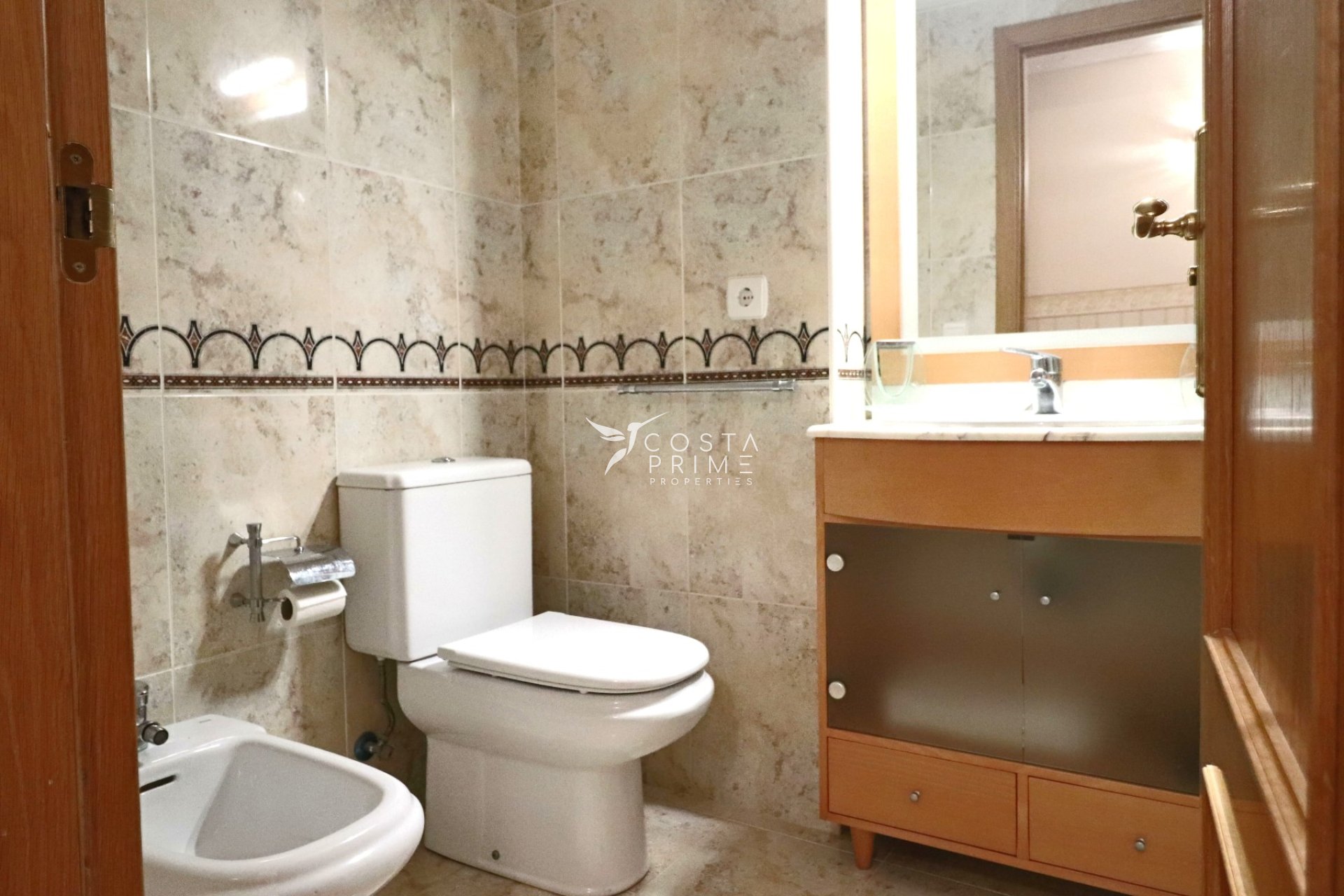 Resale - Apartment / Flat - Benidorm