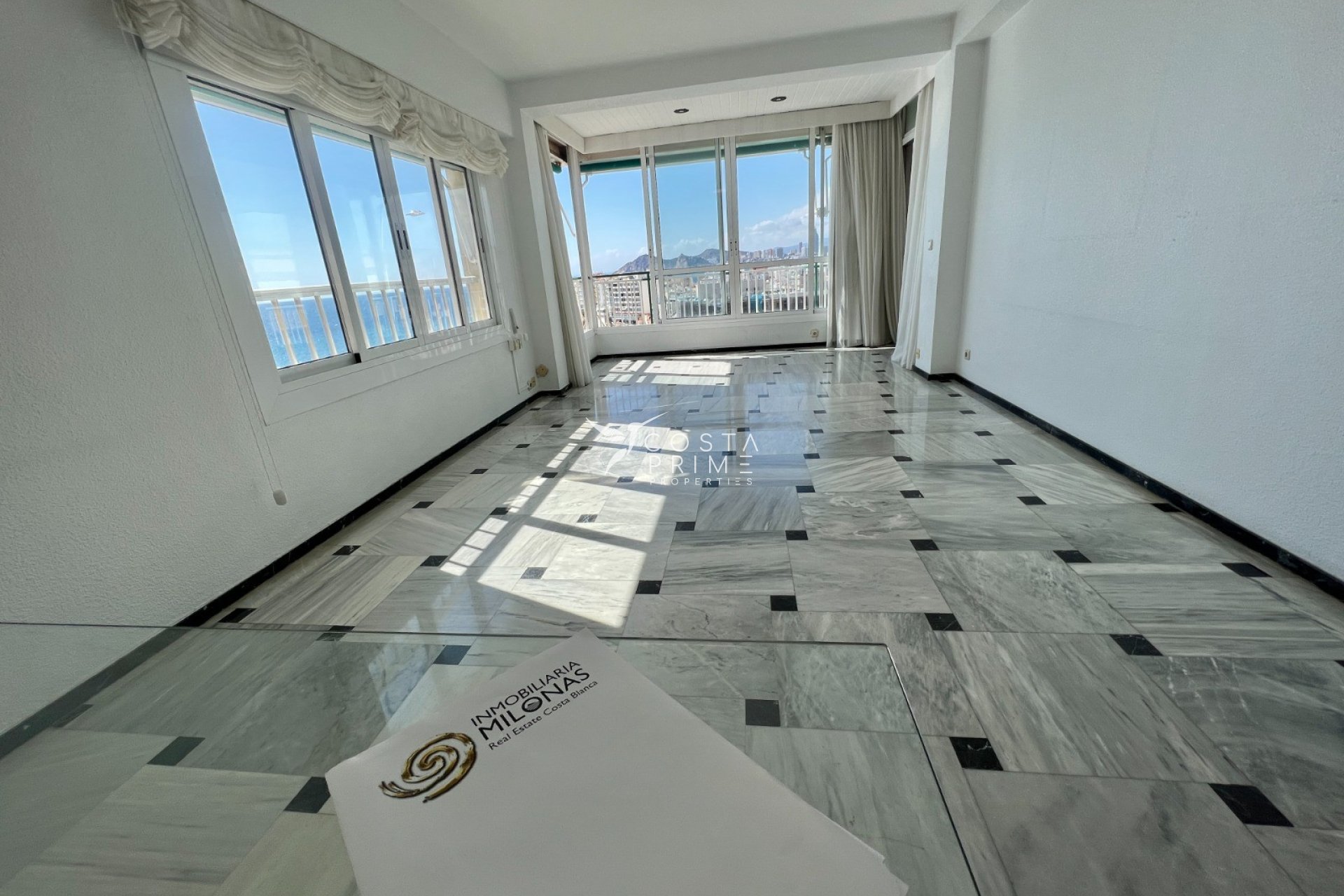 Resale - Apartment / Flat - Benidorm