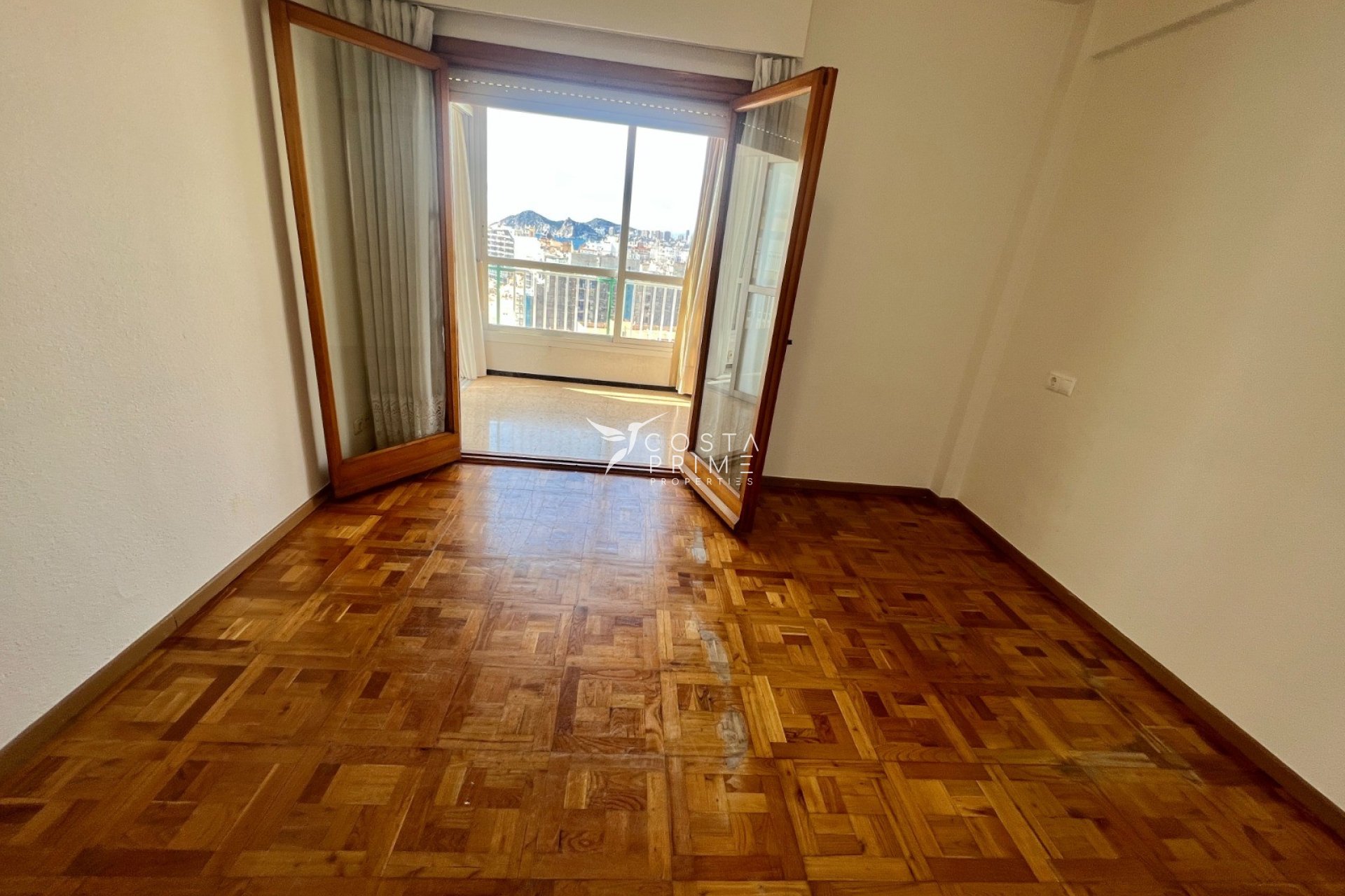 Resale - Apartment / Flat - Benidorm