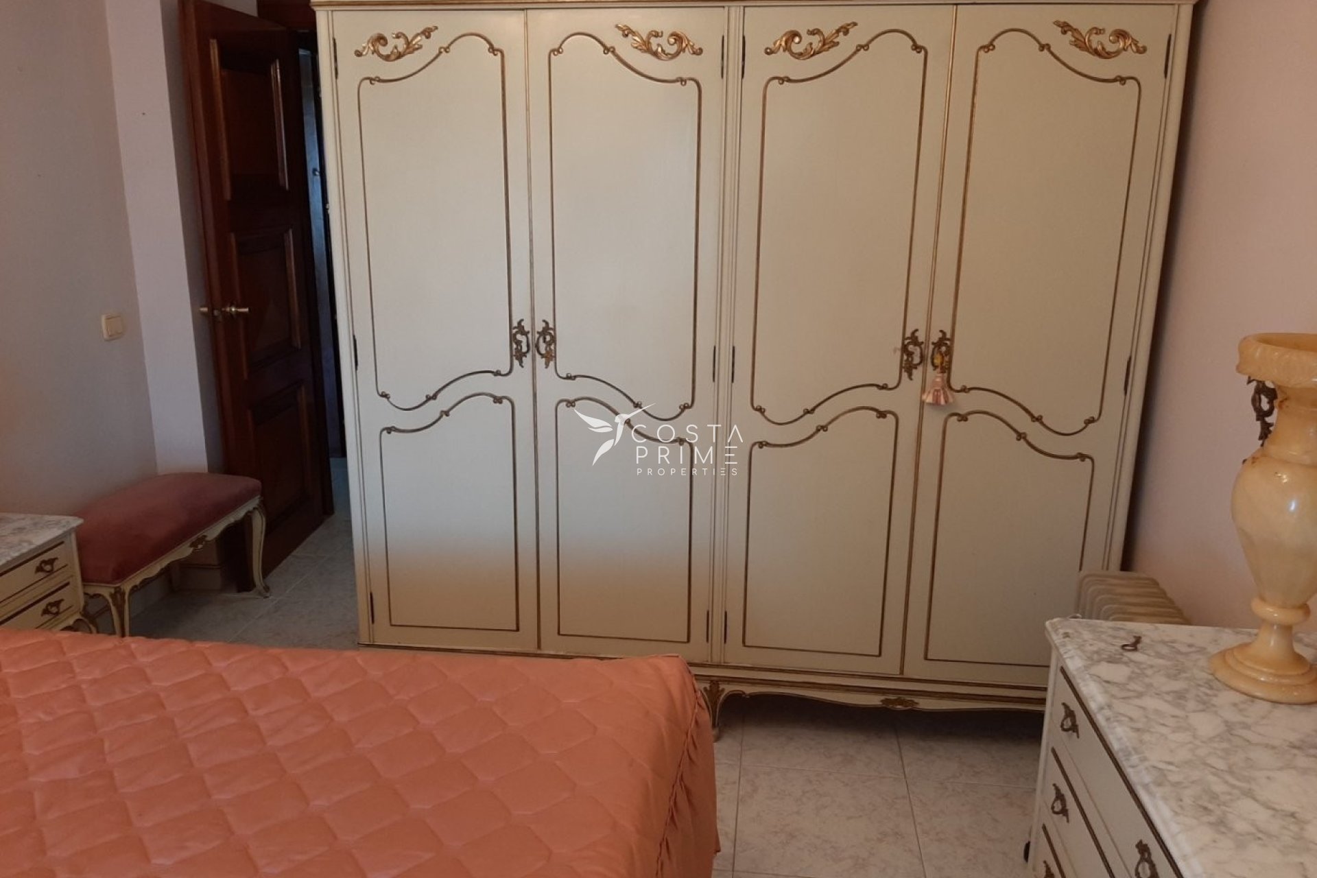 Resale - Apartment / Flat - Benidorm