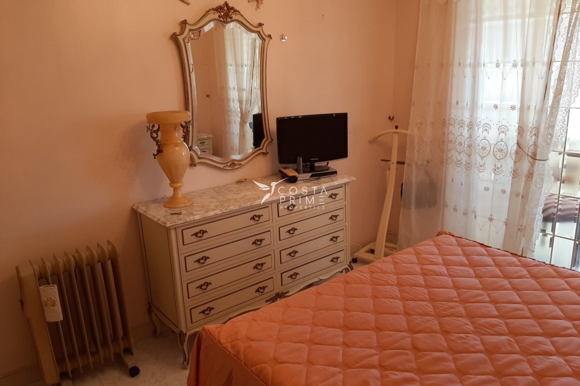 Resale - Apartment / Flat - Benidorm