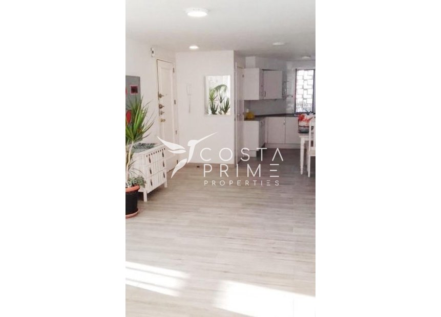 Resale - Apartment / Flat - Benidorm