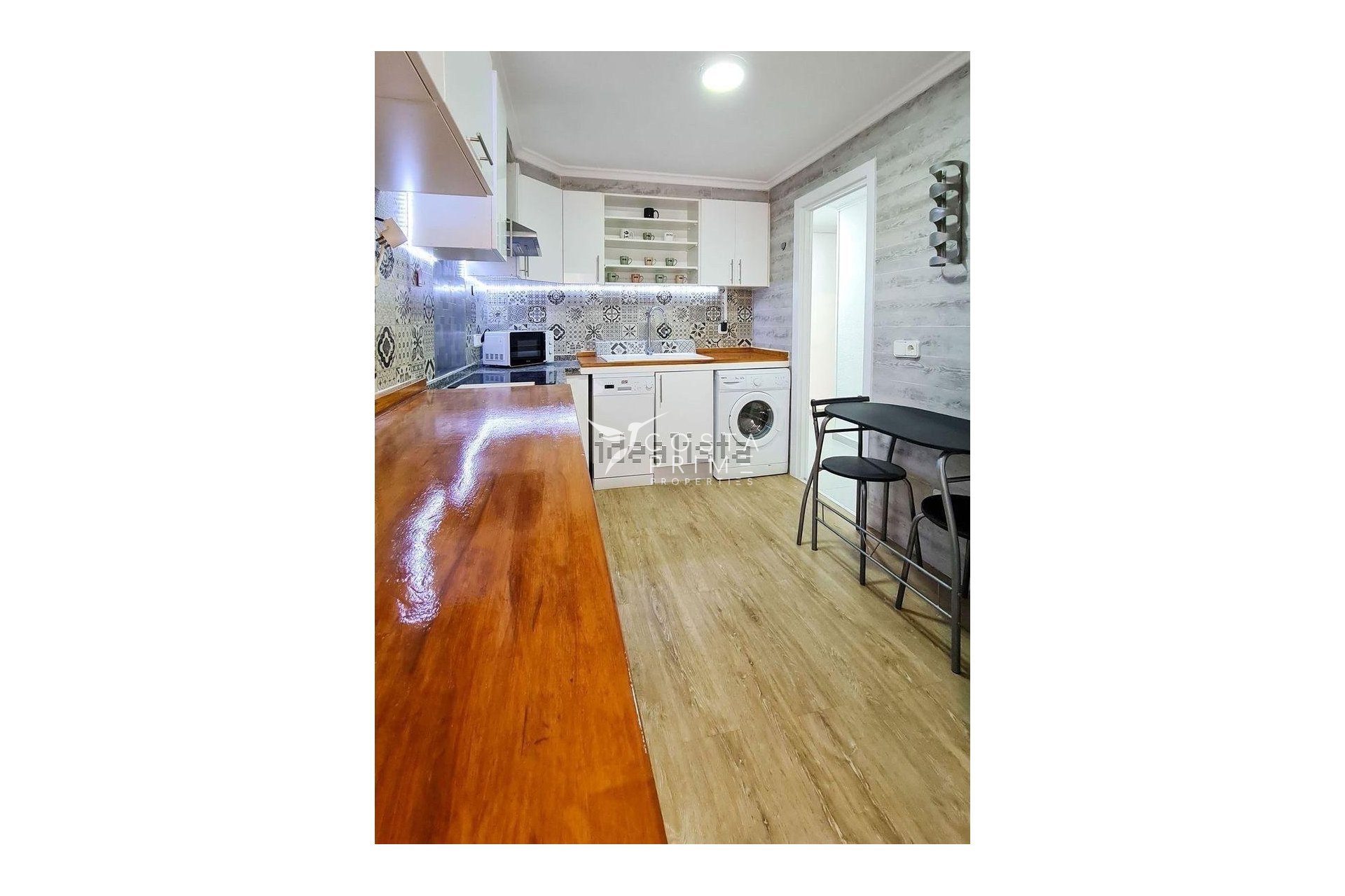 Resale - Apartment / Flat - Benidorm