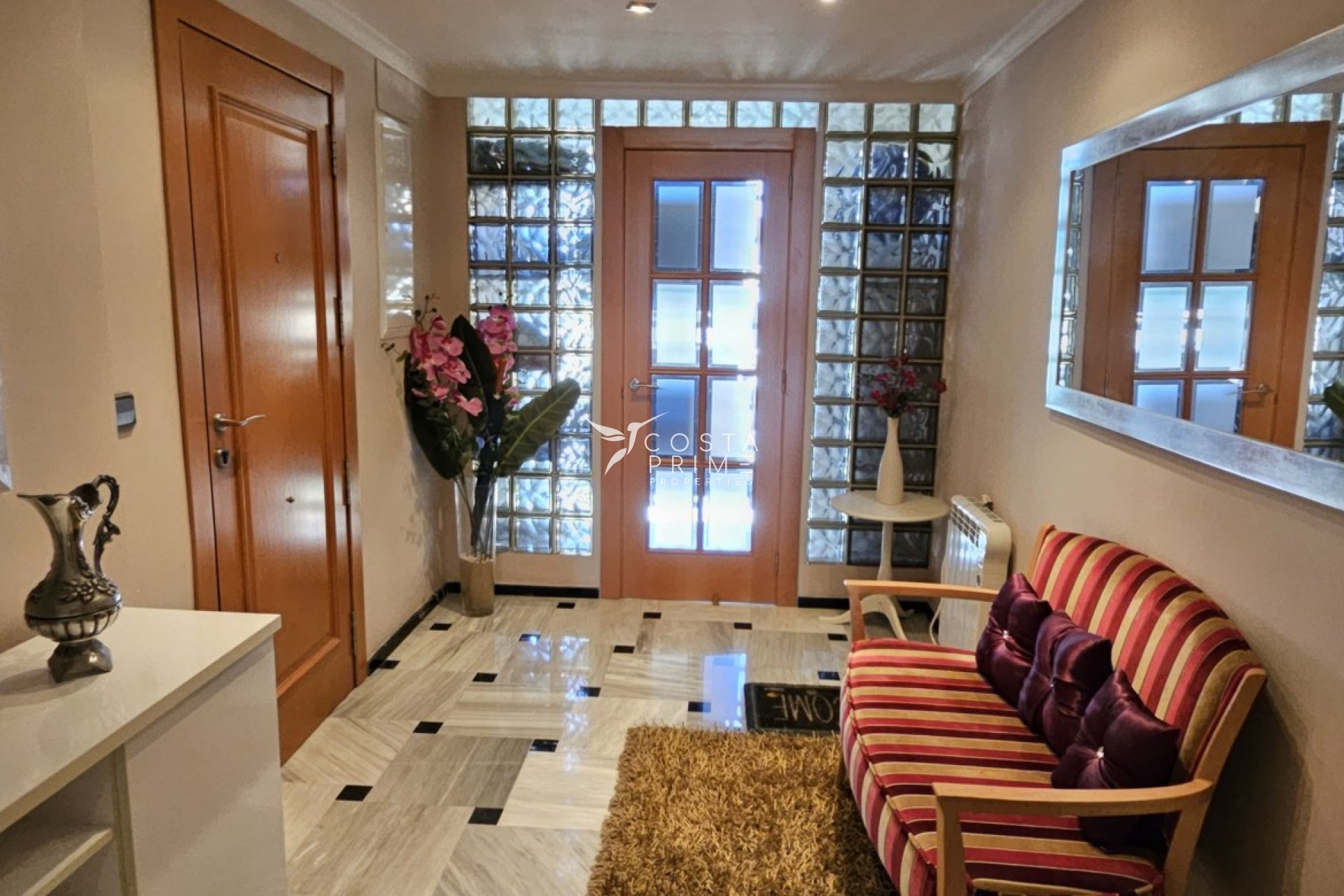 Resale - Apartment / Flat - Benidorm