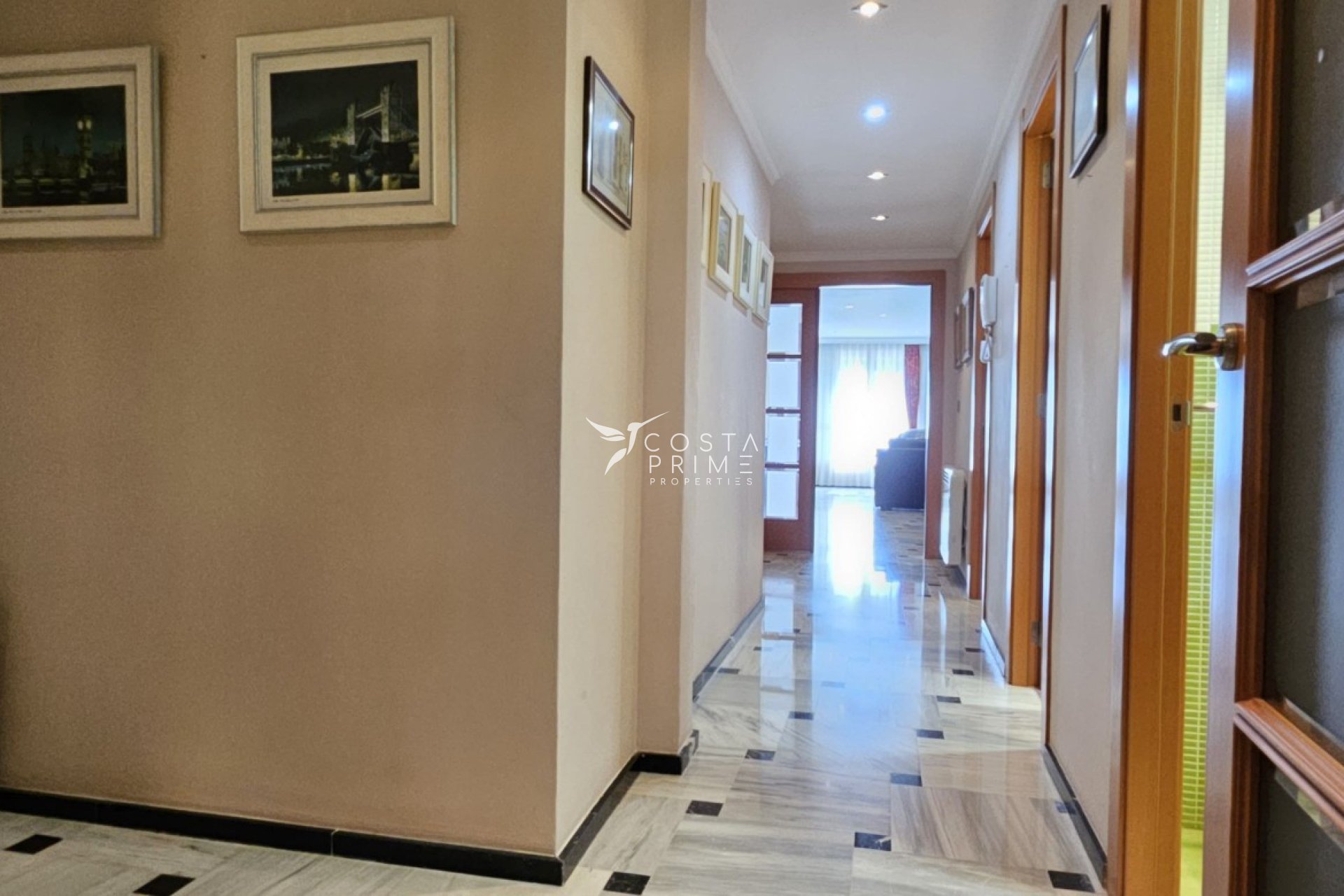 Resale - Apartment / Flat - Benidorm