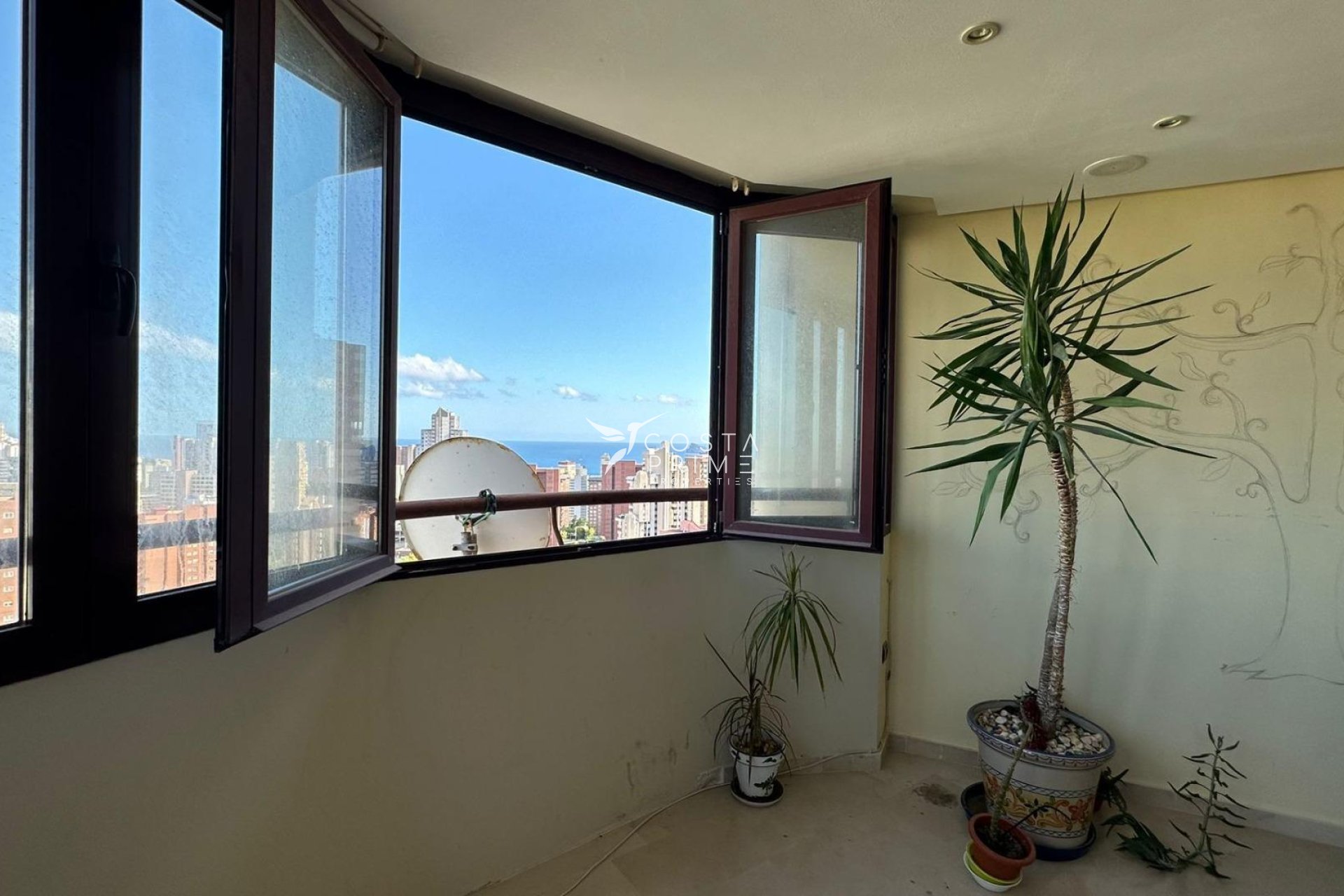 Resale - Apartment / Flat - Benidorm