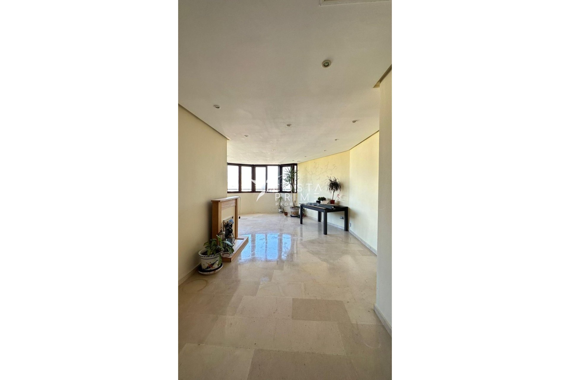 Resale - Apartment / Flat - Benidorm