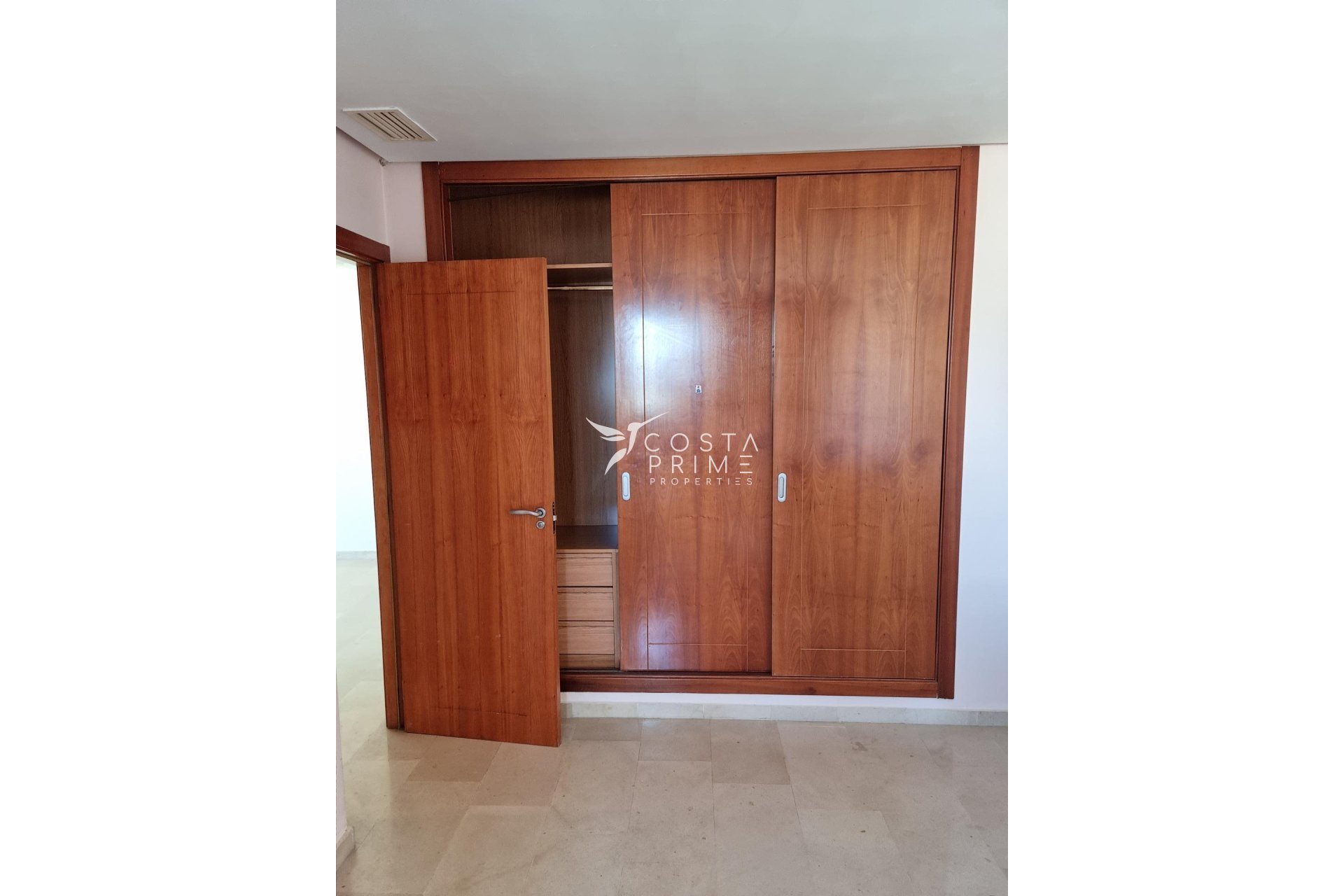 Resale - Apartment / Flat - Benidorm