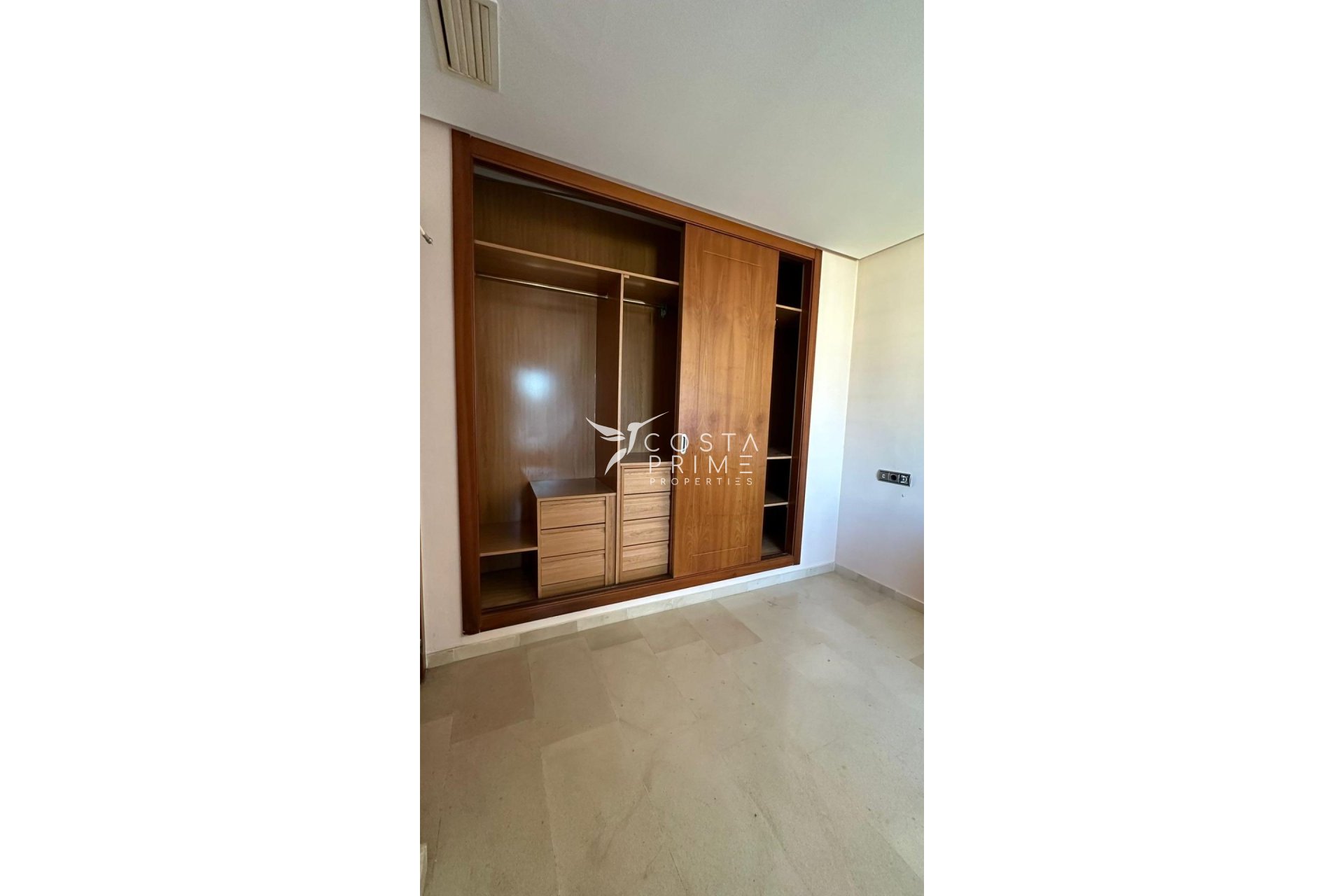 Resale - Apartment / Flat - Benidorm