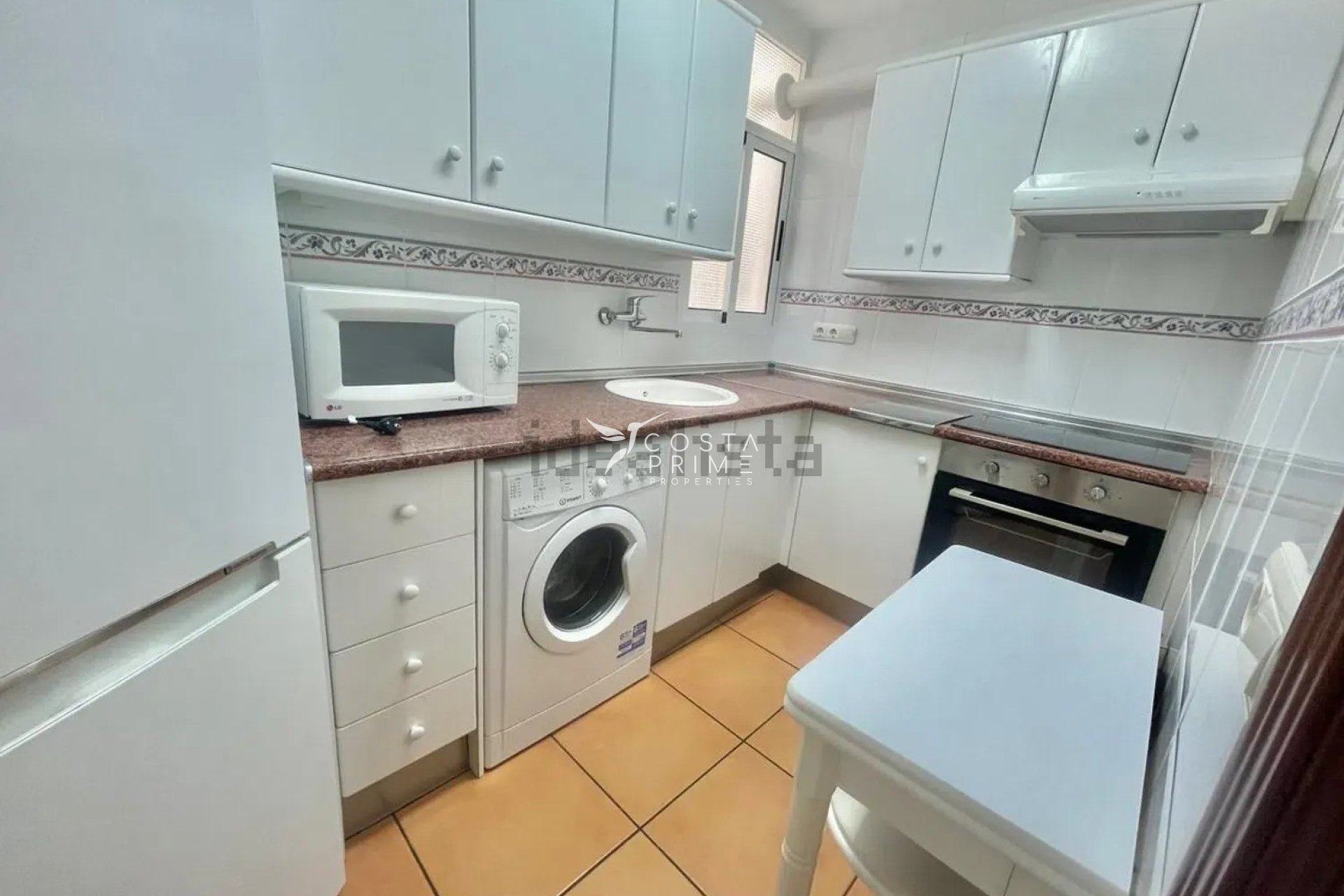 Resale - Apartment / Flat - Benidorm