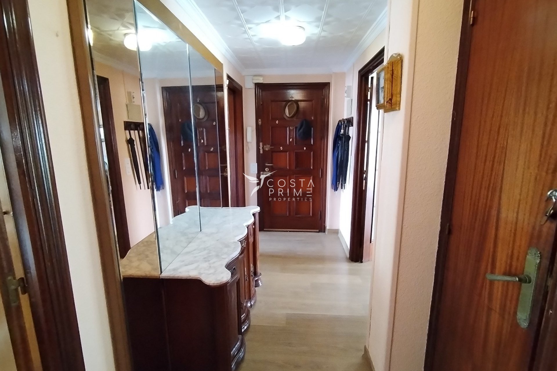 Resale - Apartment / Flat - Benidorm