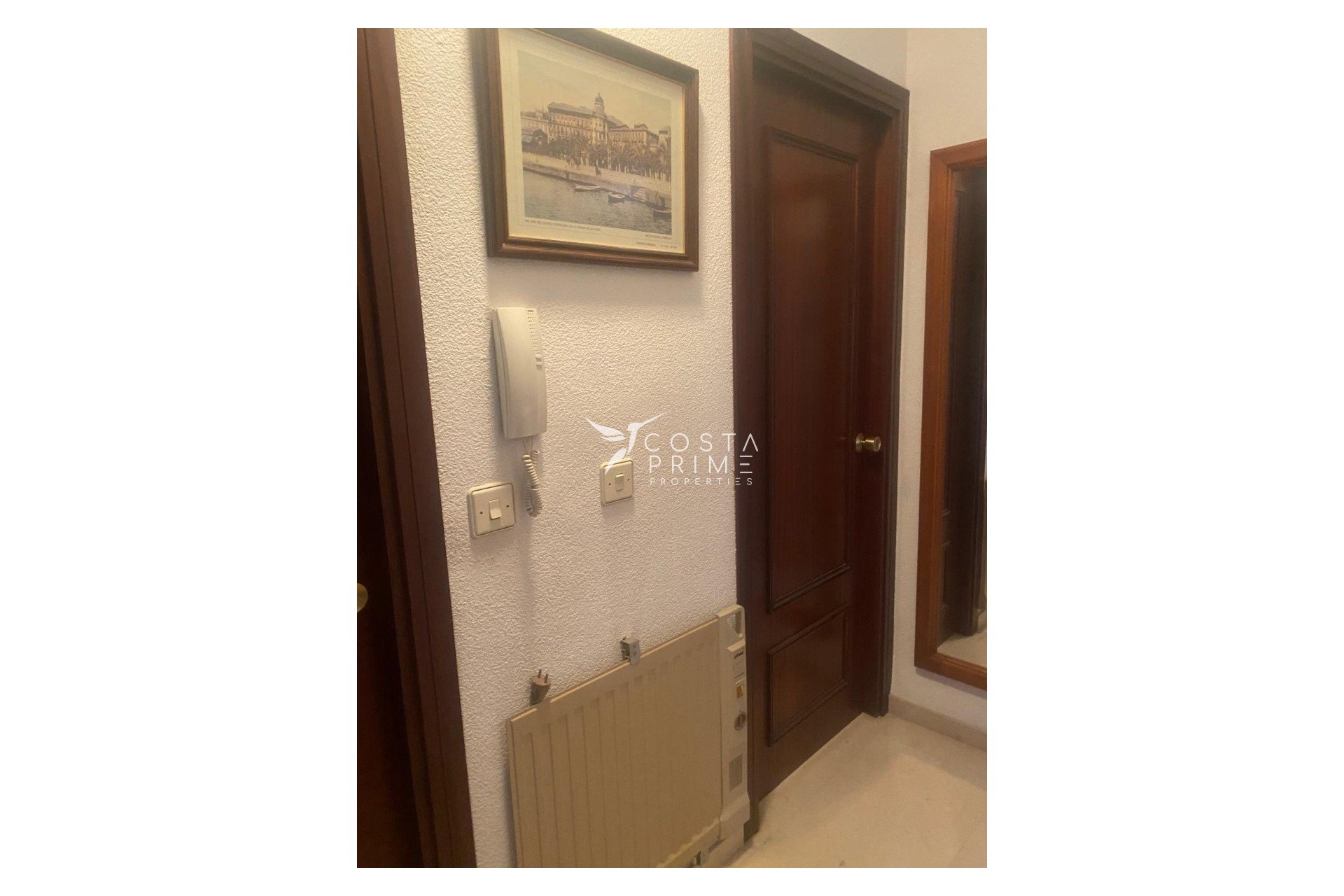 Resale - Apartment / Flat - Benidorm