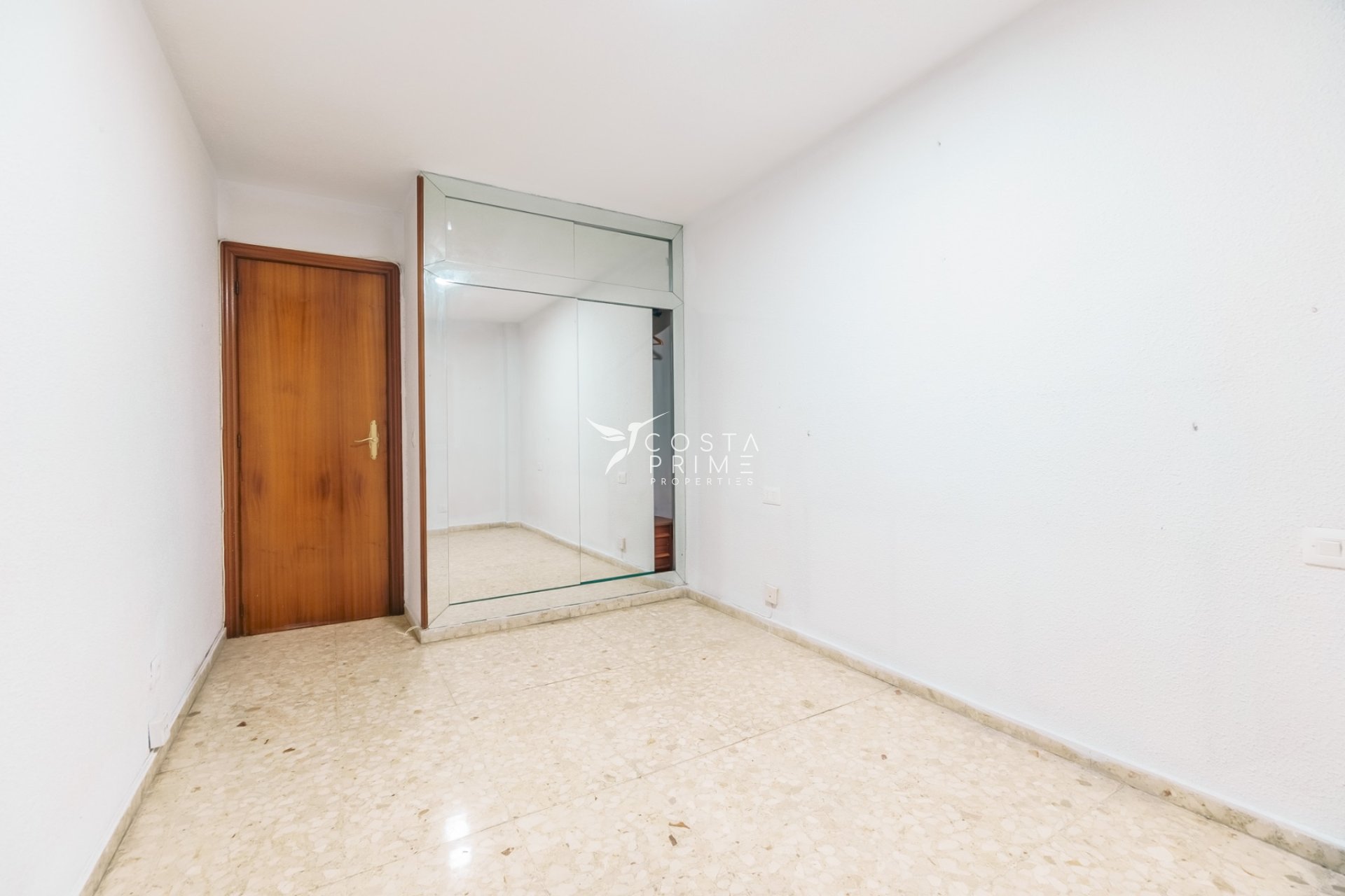 Resale - Apartment / Flat - Benidorm