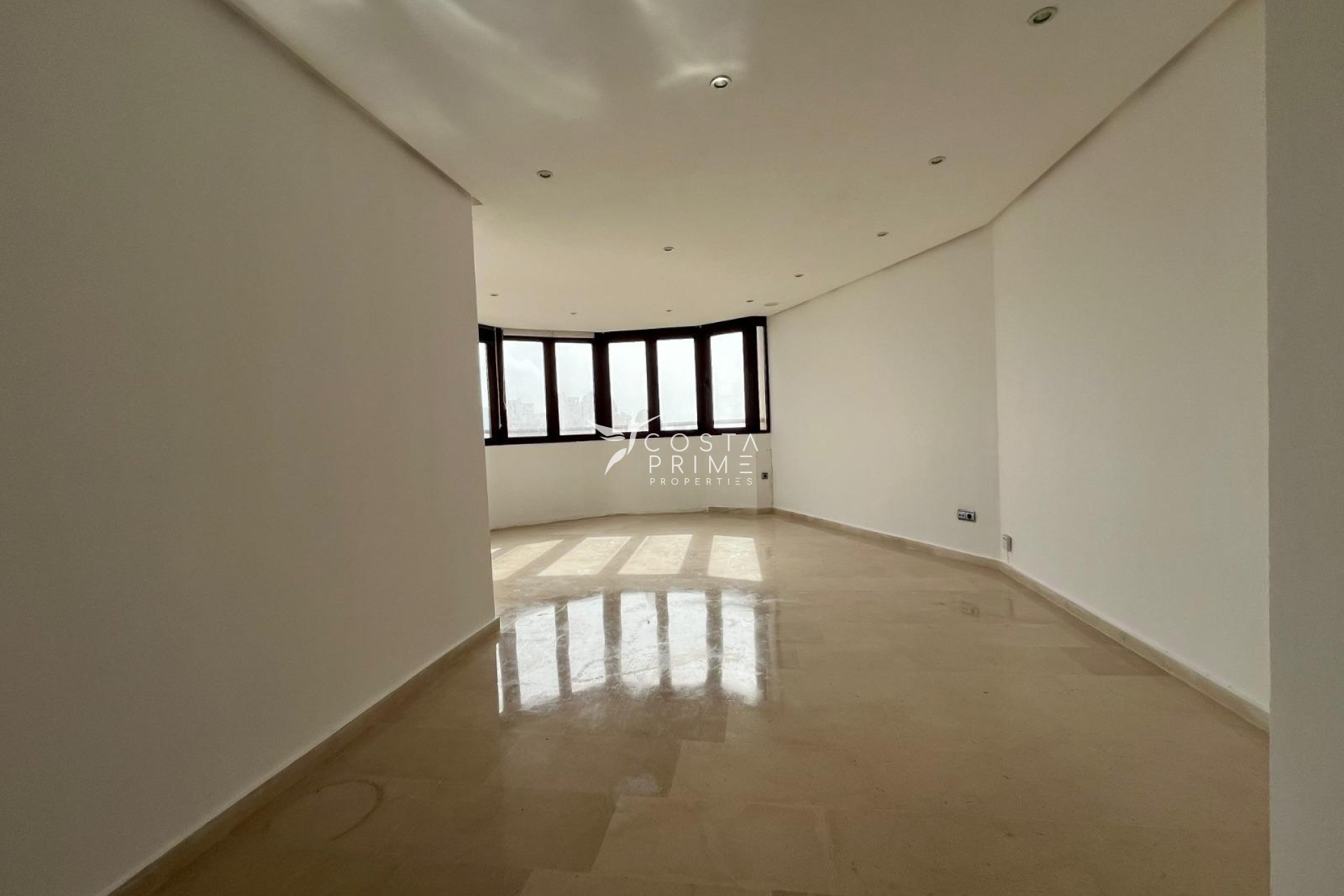 Resale - Apartment / Flat - Benidorm