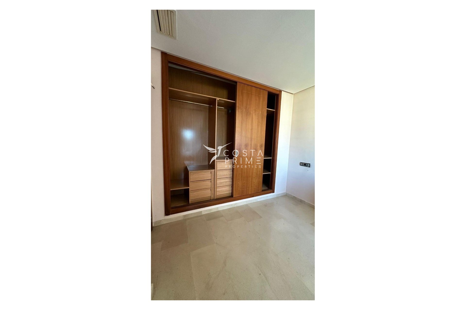 Resale - Apartment / Flat - Benidorm