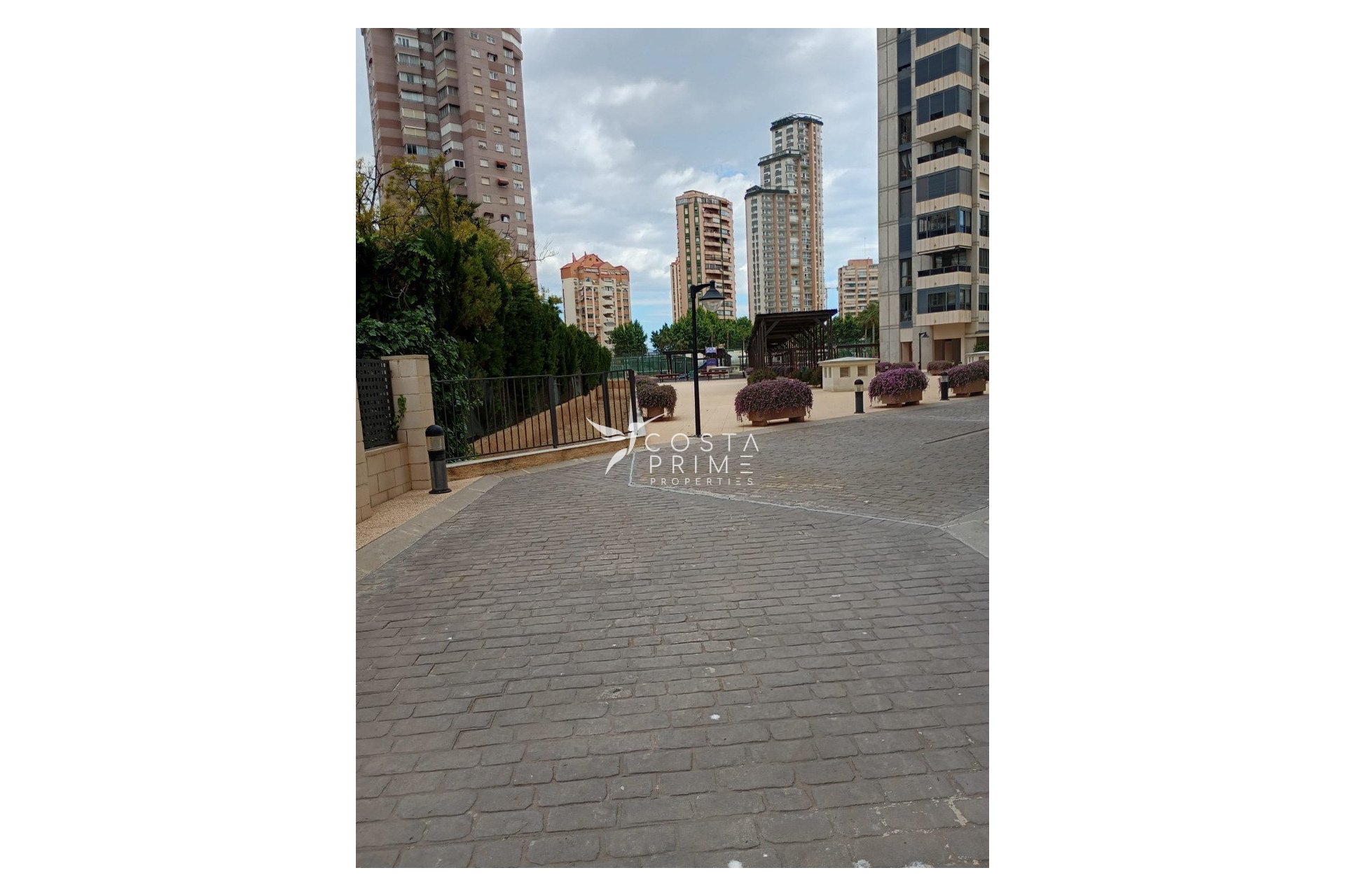 Resale - Apartment / Flat - Benidorm