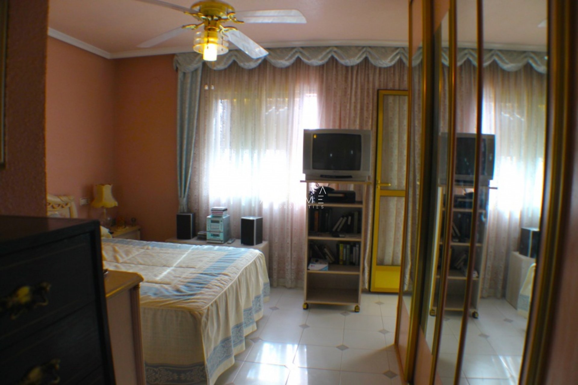 Resale - Apartment / Flat - Benidorm