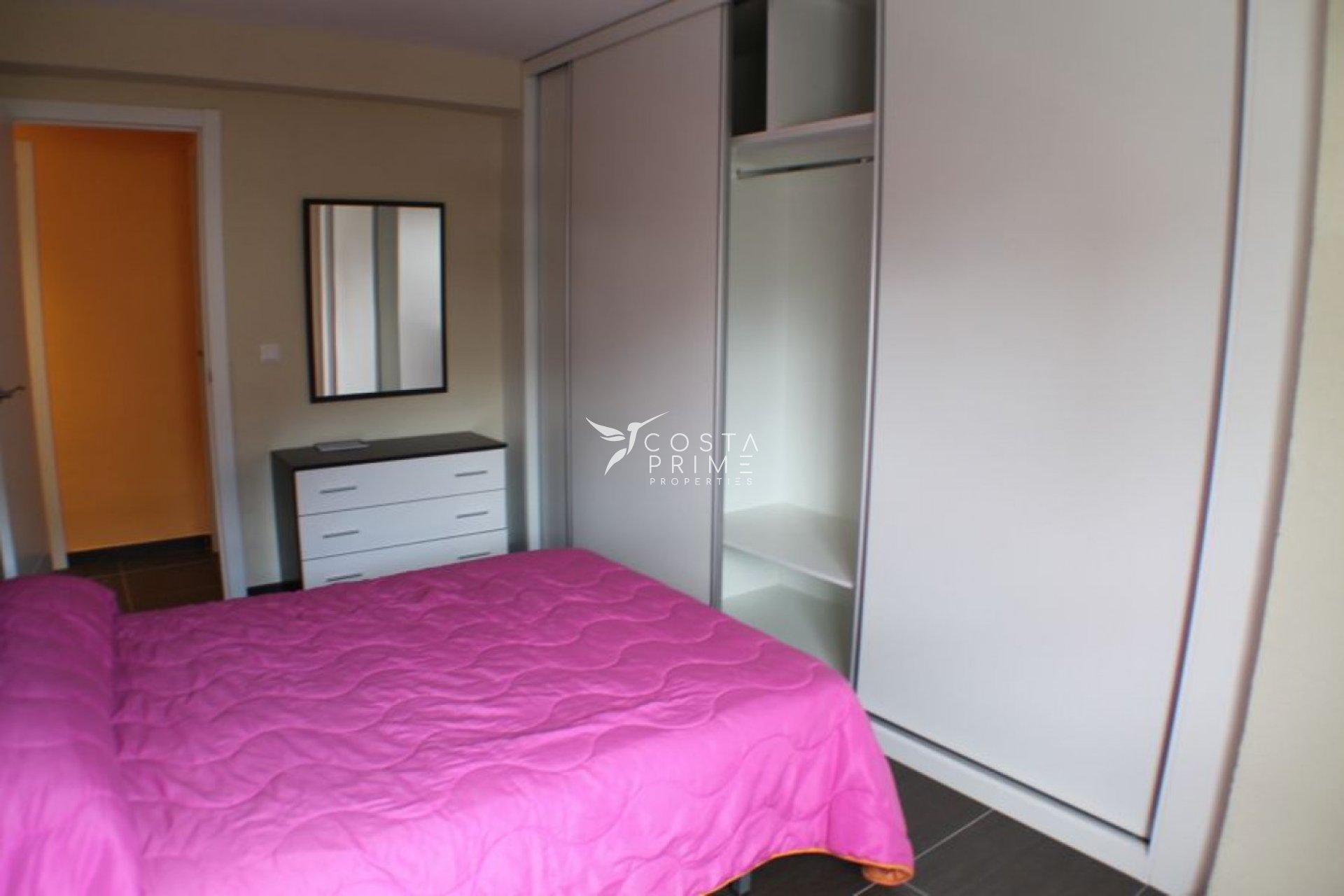 Resale - Apartment / Flat - Benidorm