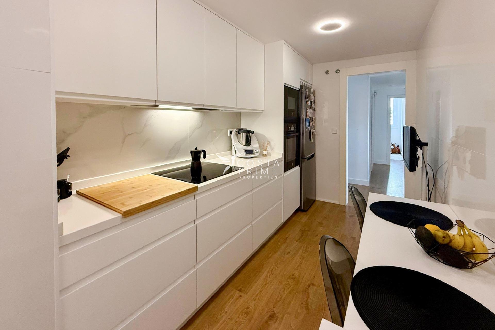 Resale - Apartment / Flat - Villajoyosa