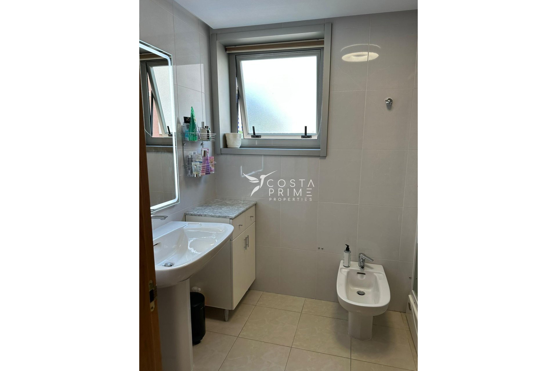 Resale - Apartment / Flat - Villajoyosa