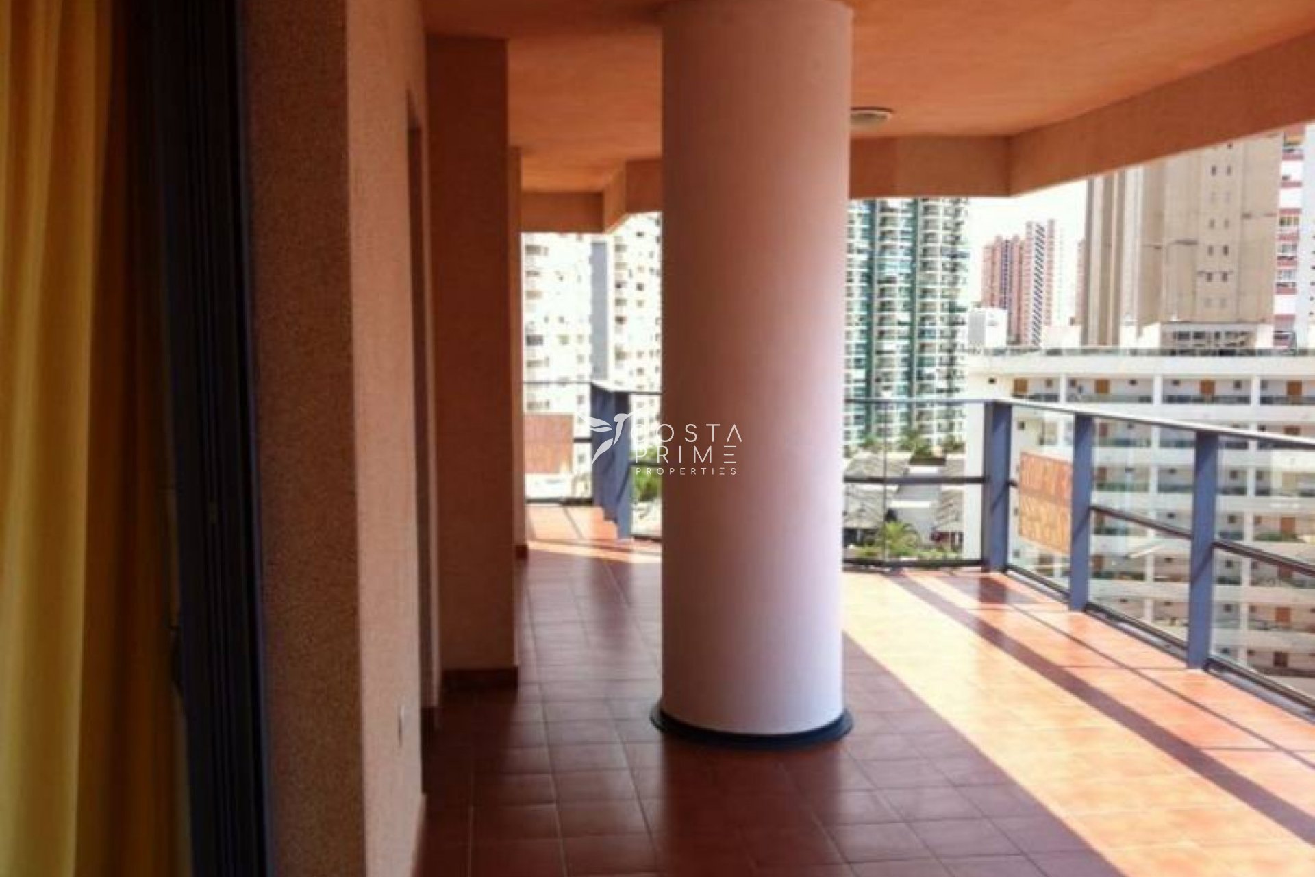 Resale - Apartment / Flat - Villajoyosa