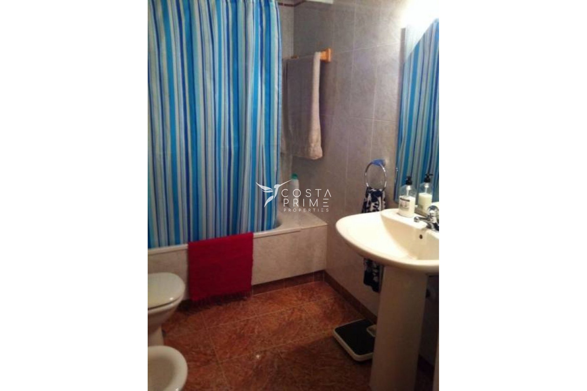 Resale - Apartment / Flat - Villajoyosa