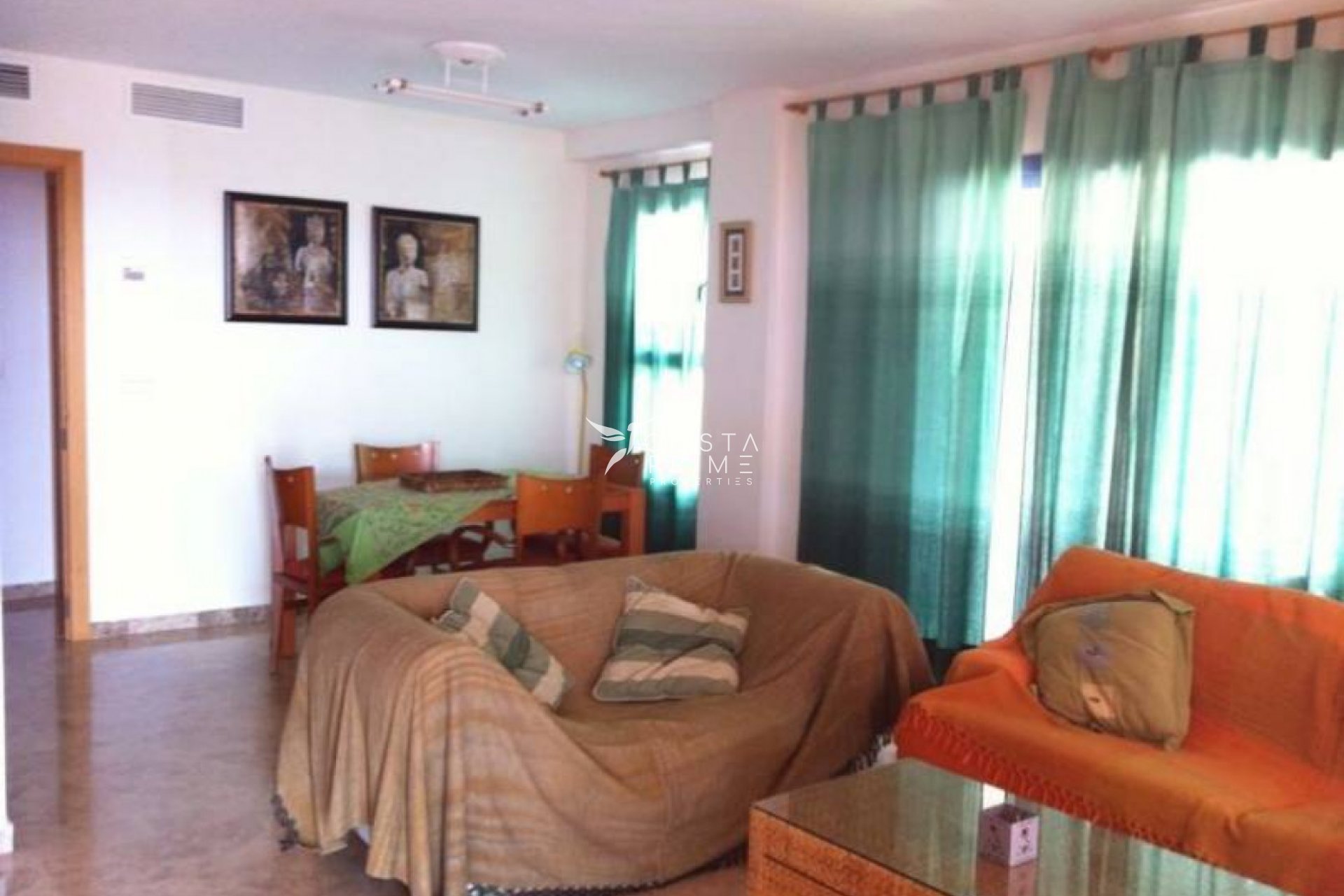 Resale - Apartment / Flat - Villajoyosa