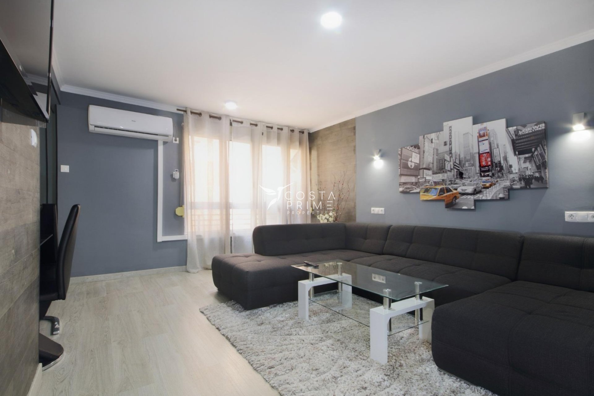 Resale - Apartment / Flat - Villajoyosa