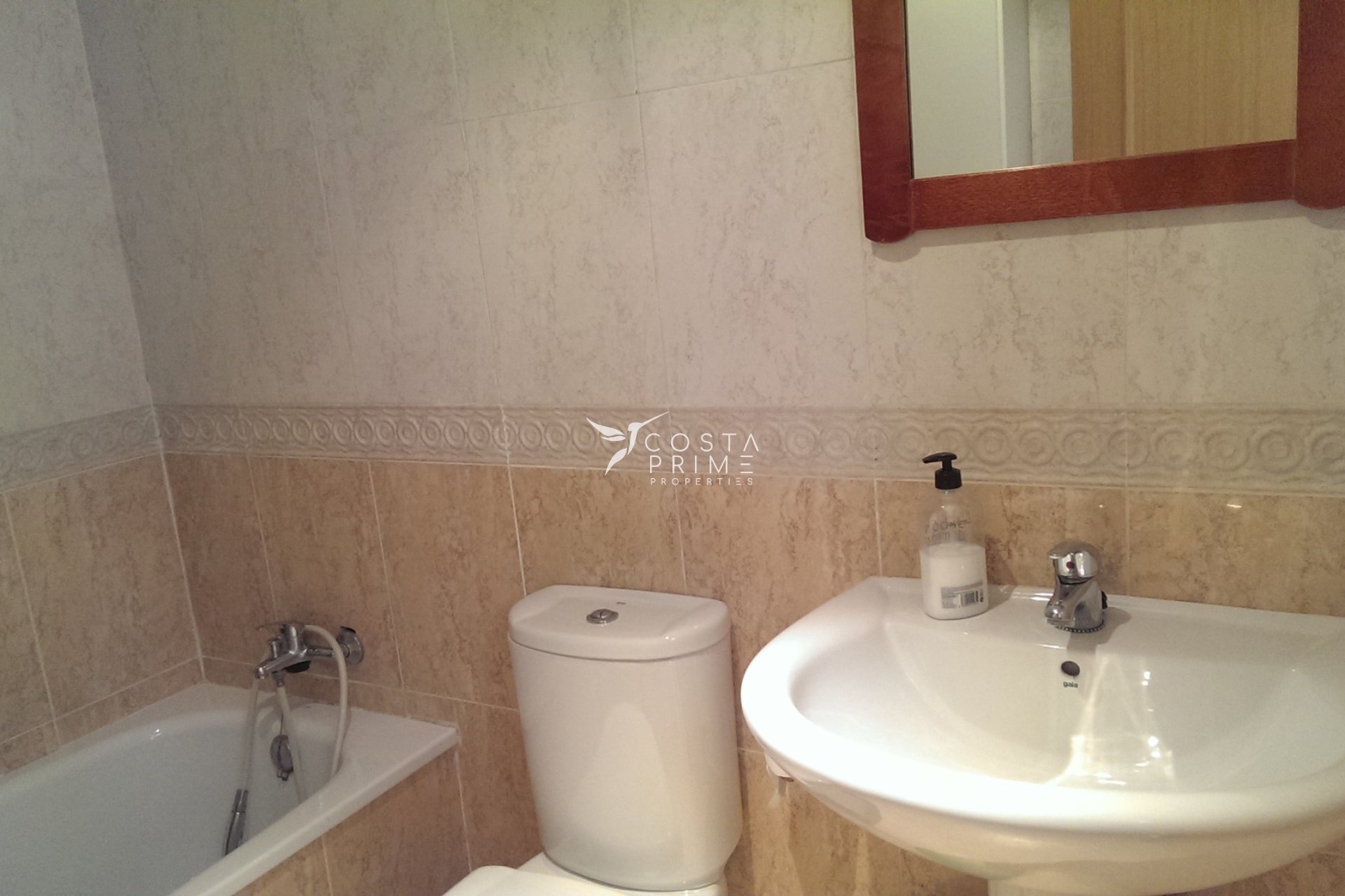 Resale - Apartment / Flat - Villajoyosa