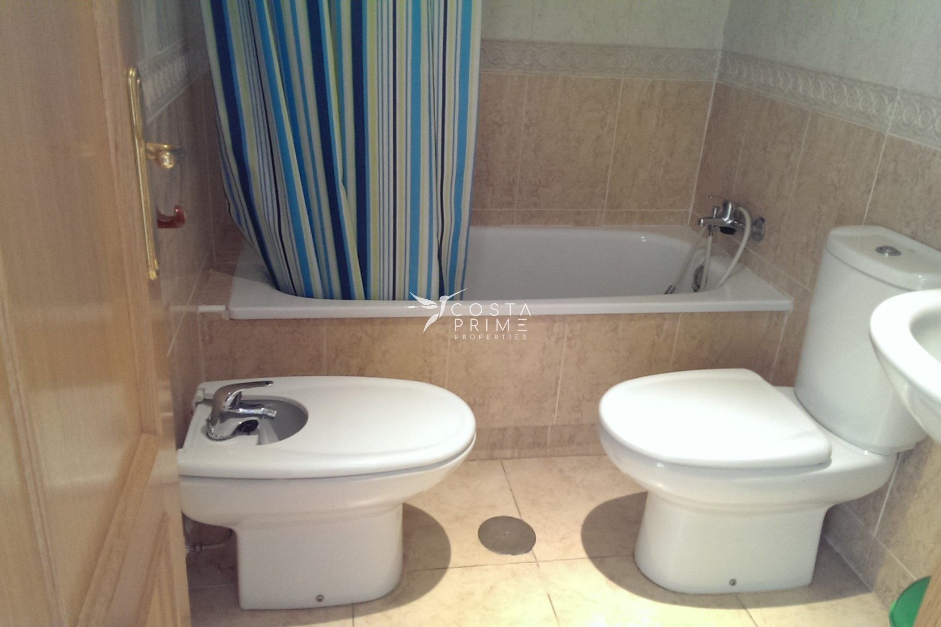 Resale - Apartment / Flat - Villajoyosa