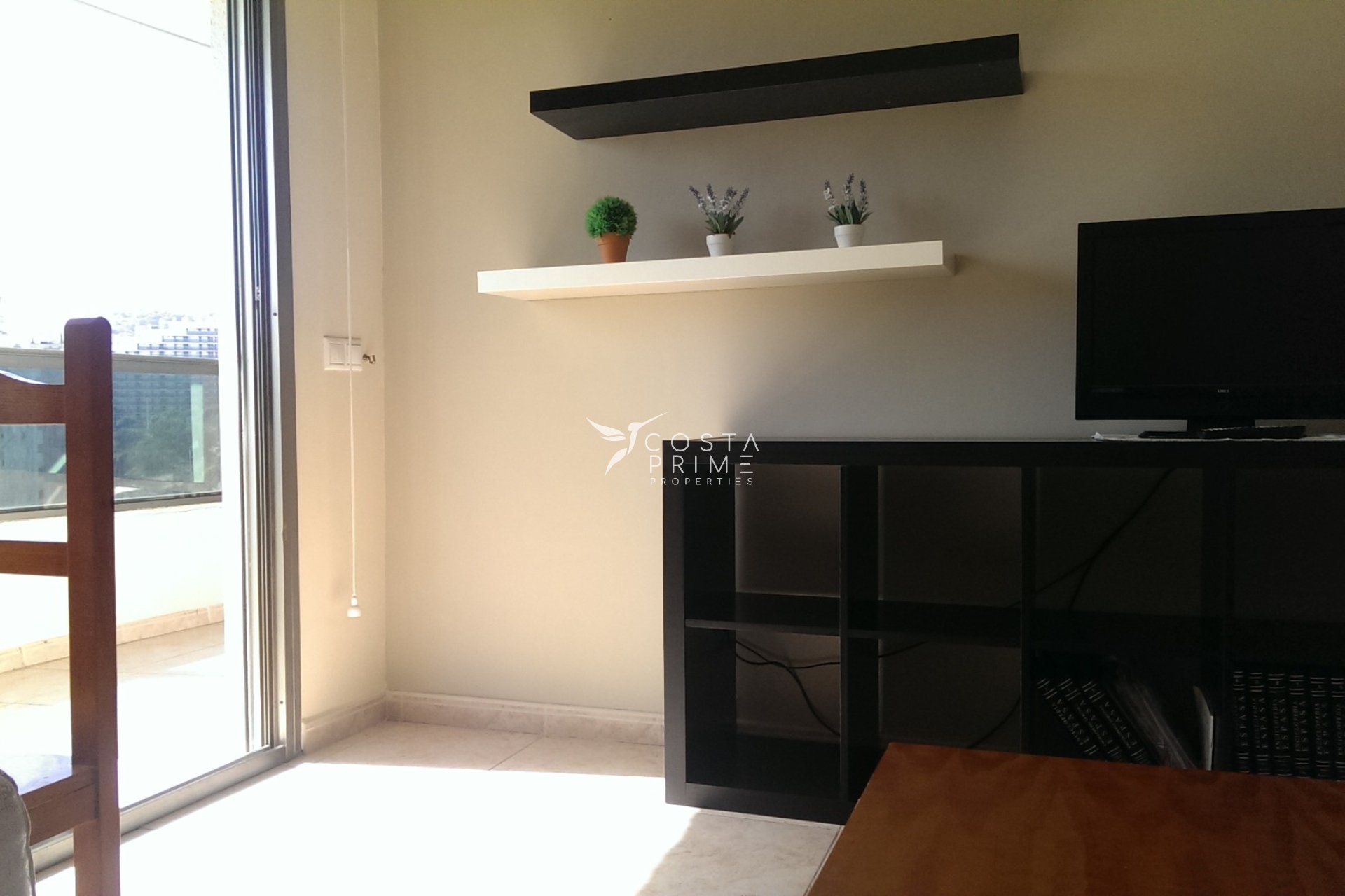 Resale - Apartment / Flat - Villajoyosa