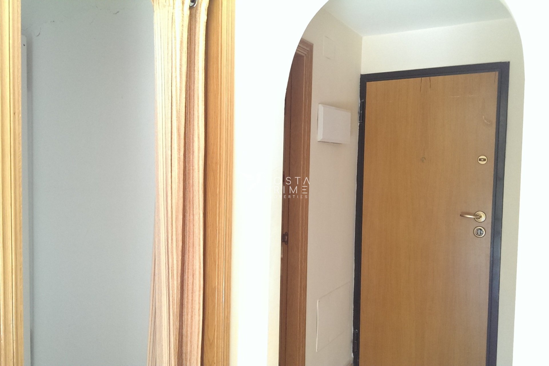 Resale - Apartment / Flat - Villajoyosa