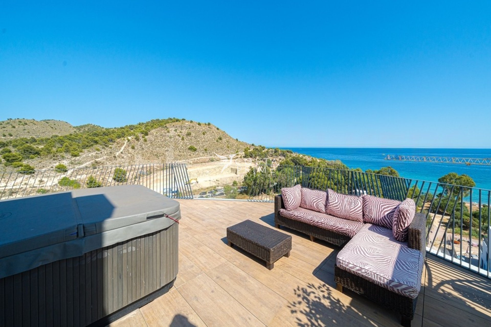 Resale - Apartment / Flat - Villajoyosa