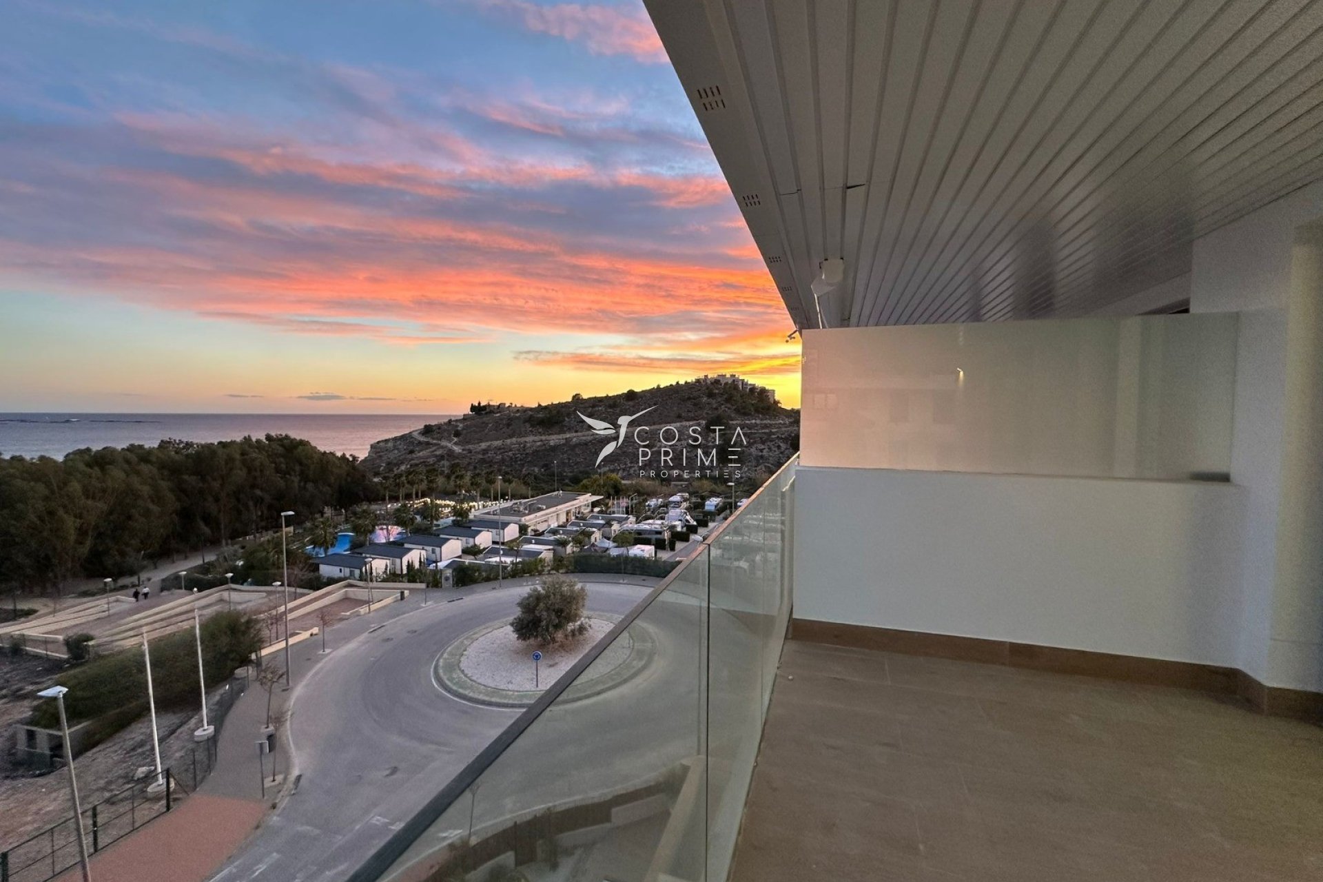 Resale - Apartment / Flat - Villajoyosa