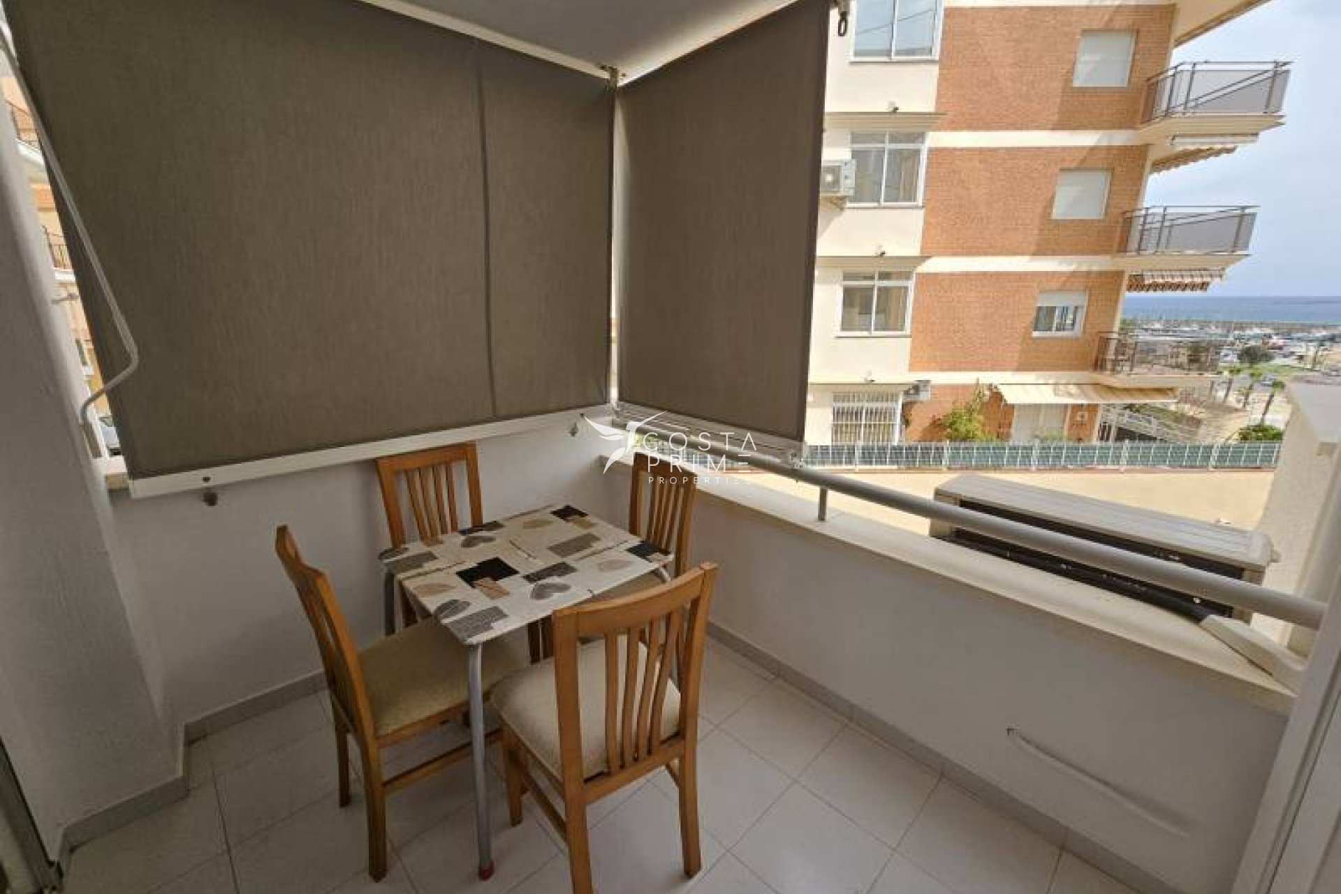 Resale - Apartment / Flat - Villajoyosa