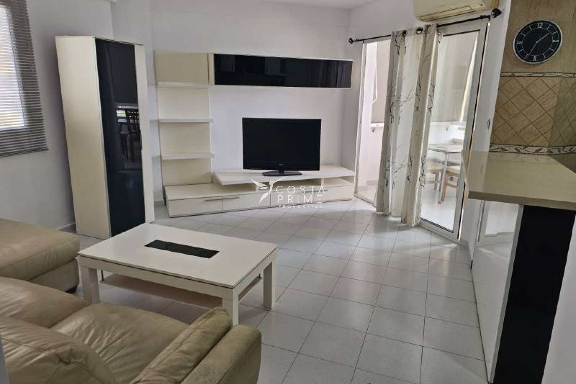 Resale - Apartment / Flat - Villajoyosa