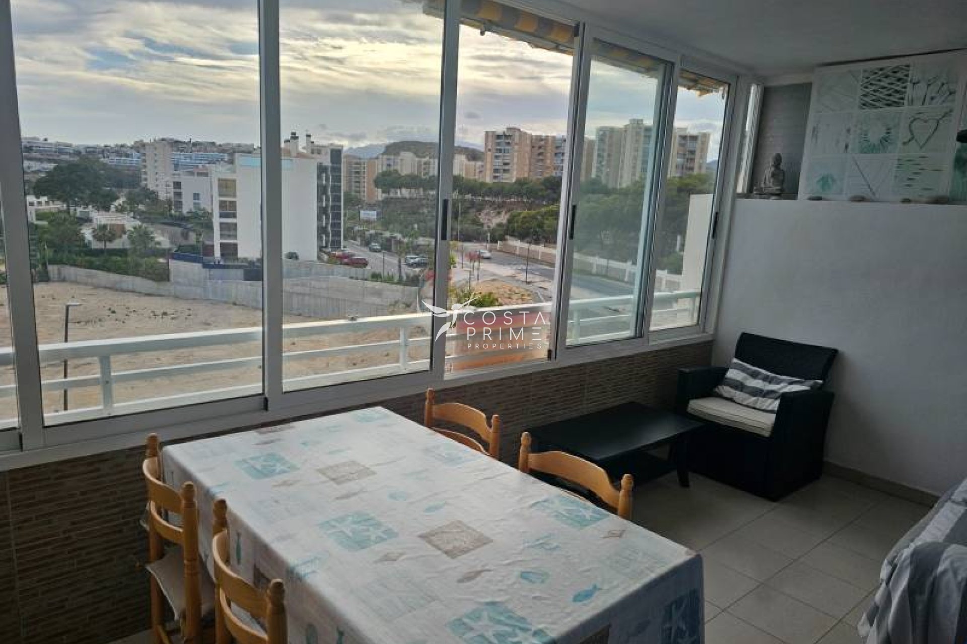 Resale - Apartment / Flat - Villajoyosa