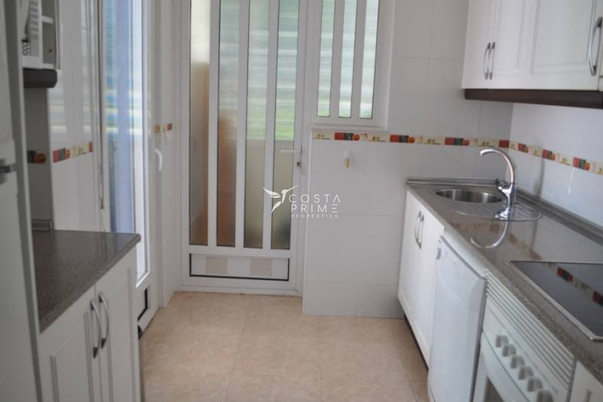 Resale - Apartment / Flat - Villajoyosa