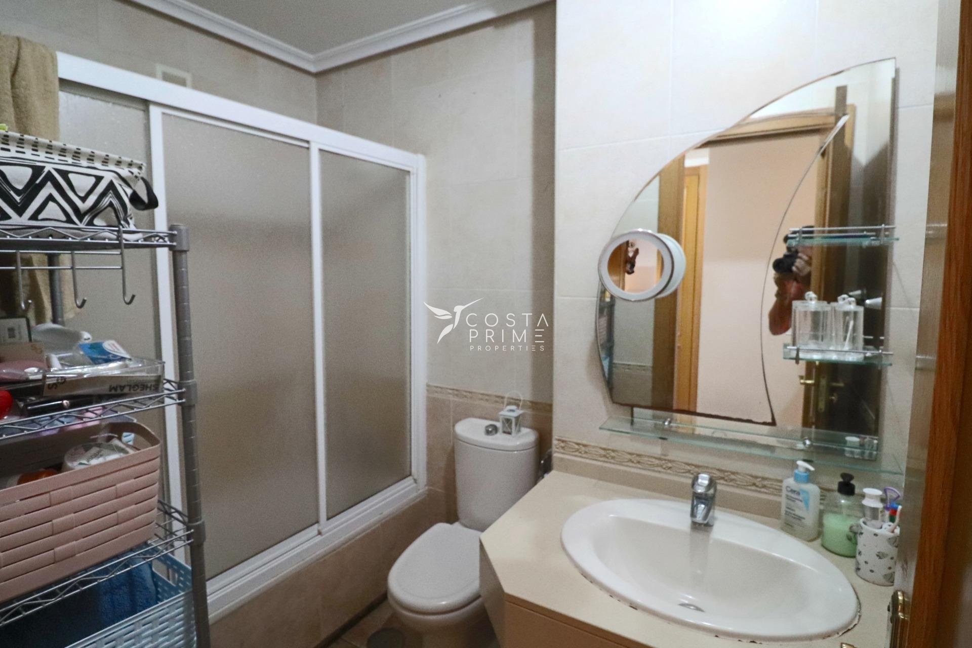 Resale - Apartment / Flat - Villajoyosa