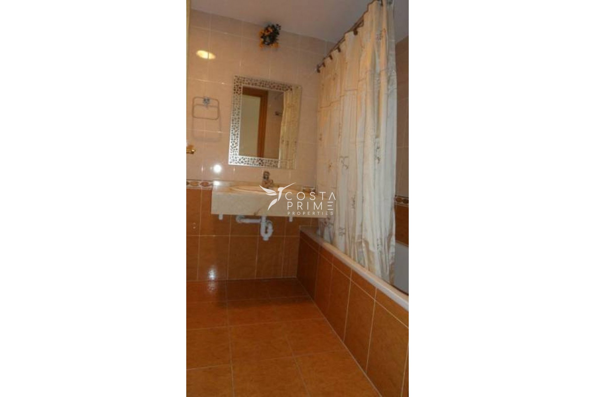 Resale - Apartment / Flat - Villajoyosa