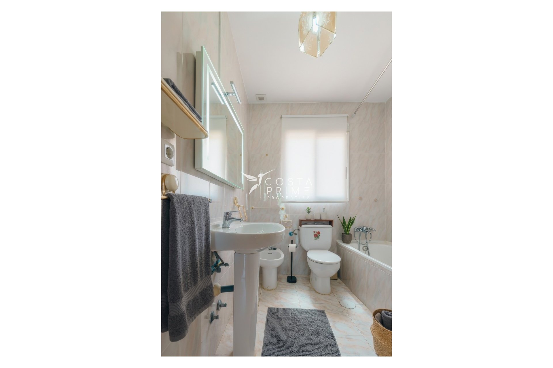 Resale - Townhouse / Semi - Albir