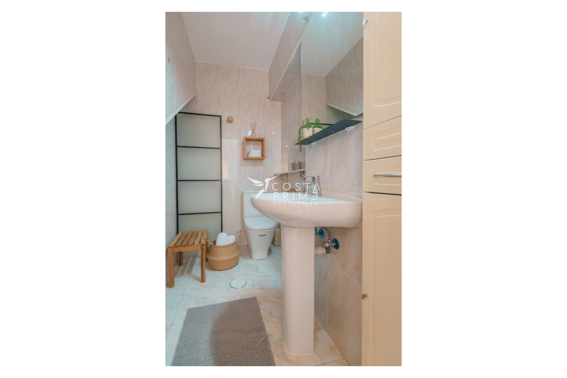 Resale - Townhouse / Semi - Albir