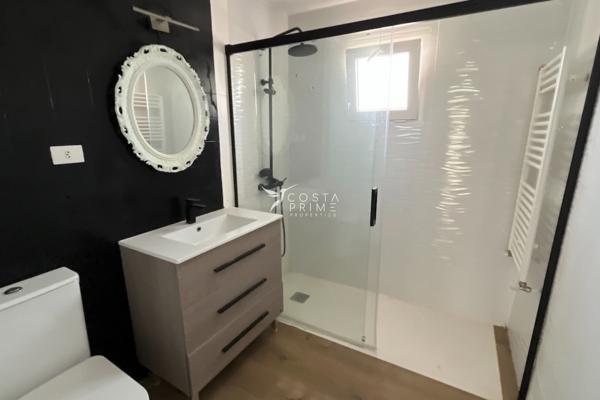 Resale - Townhouse / Semi - Albir