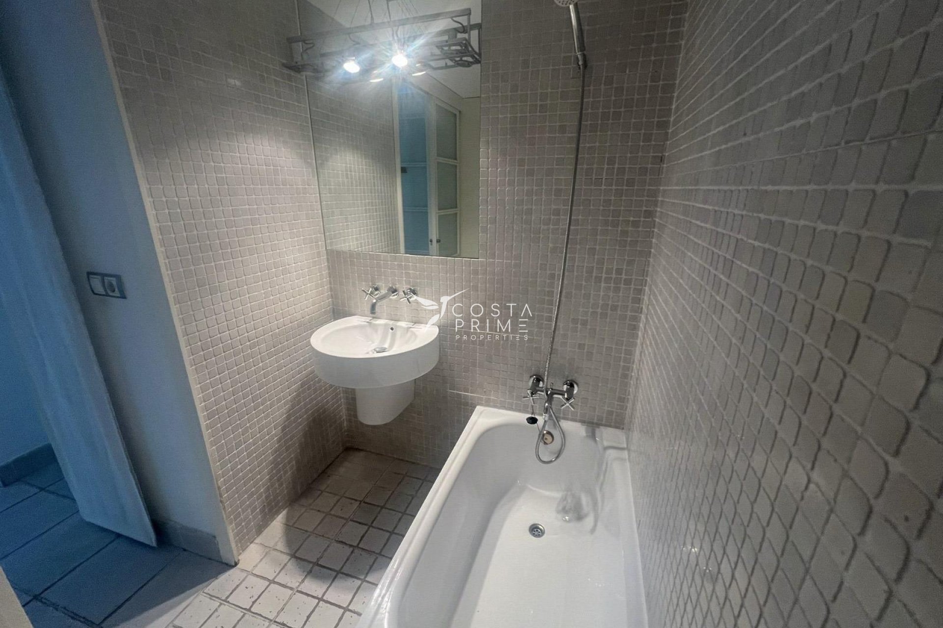 Resale - Townhouse / Semi - Alfas del Pí