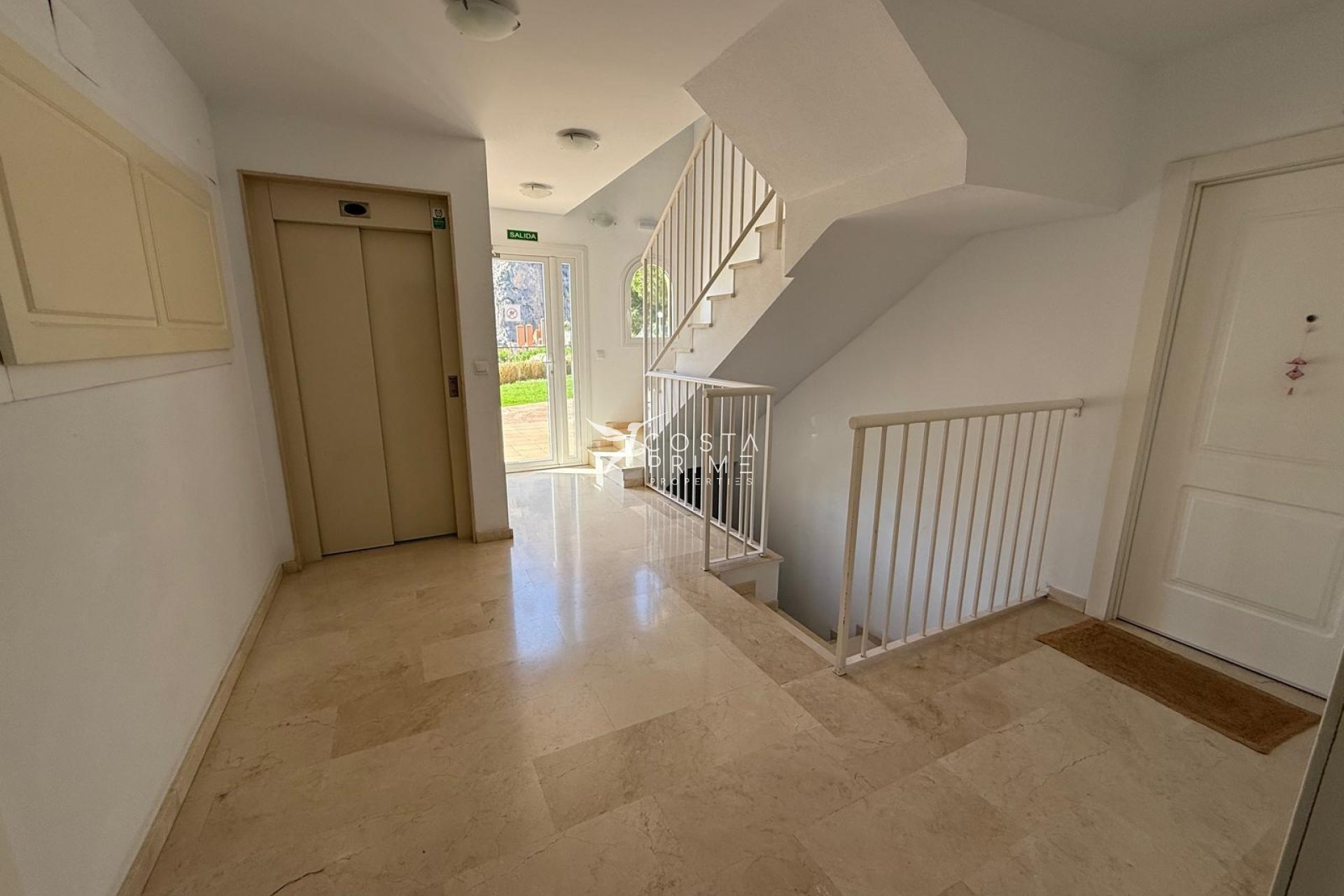 Resale - Townhouse / Semi - Altea