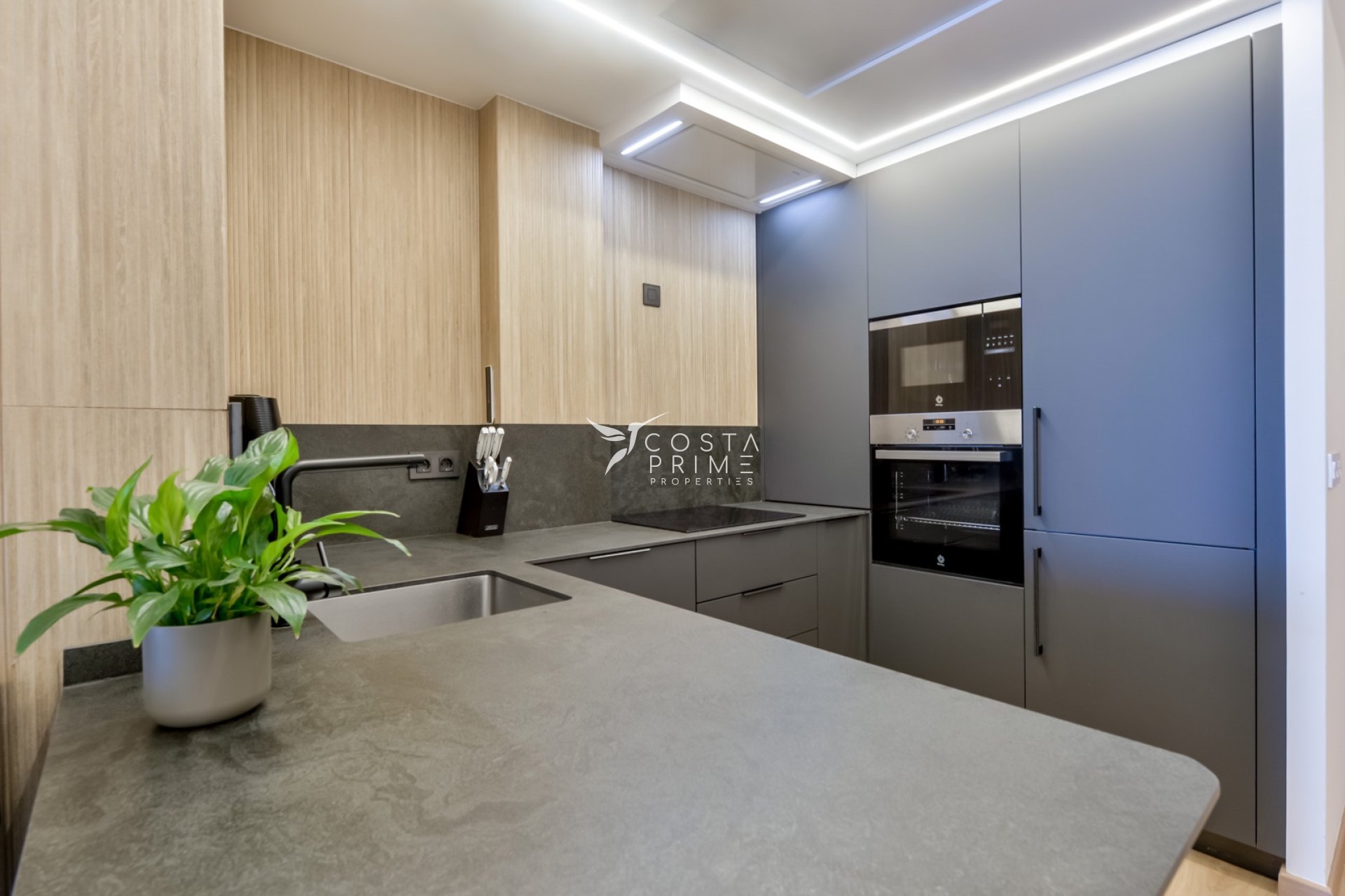 Resale - Townhouse / Semi - Altea