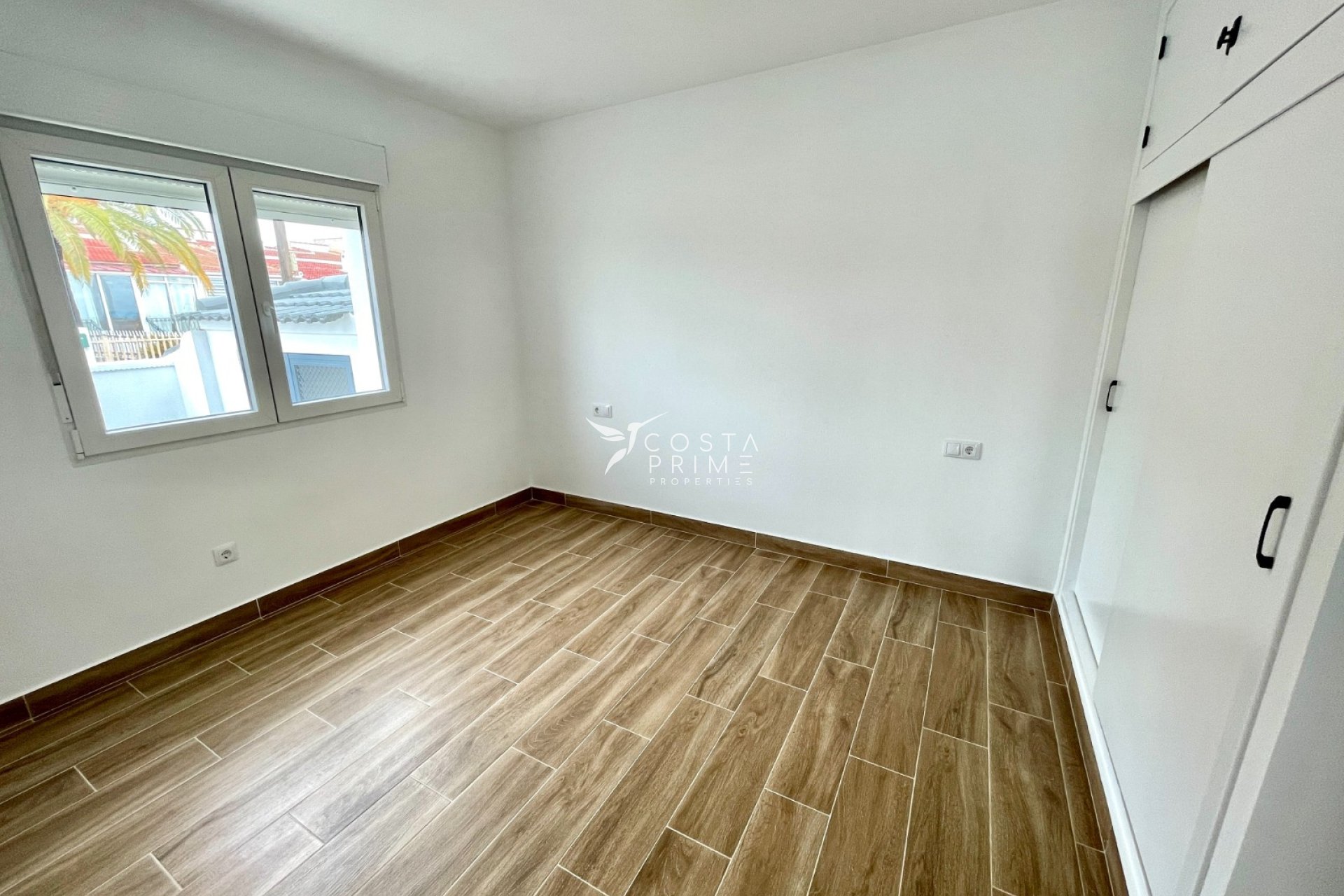 Resale - Townhouse / Semi - Ciudad Quesada