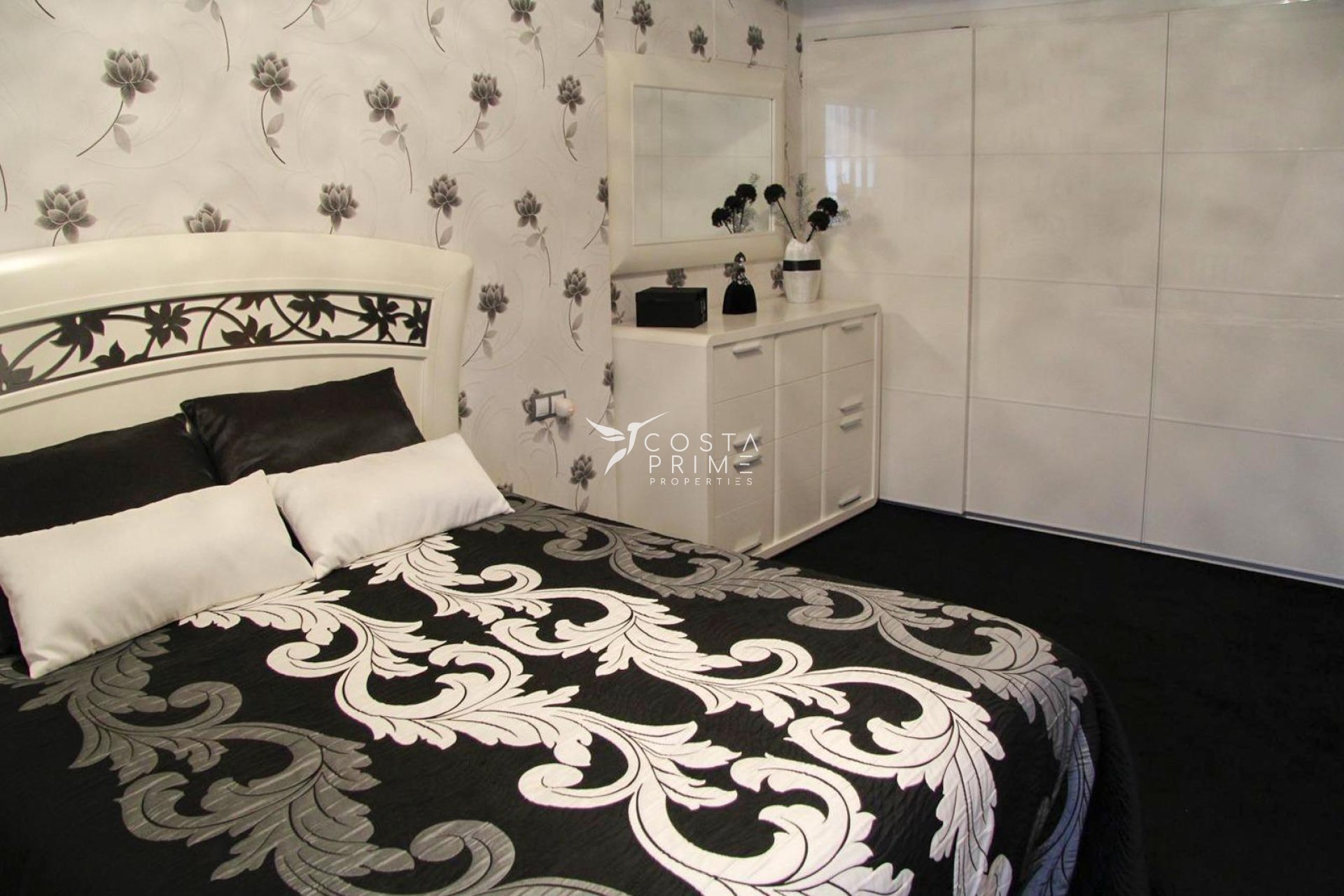 Resale - Townhouse / Semi - Finestrat